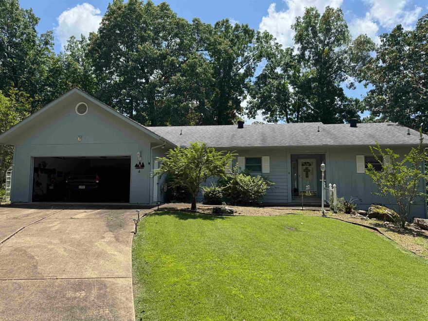 Looking for Golf Course living?  This fantastic condition home offering 2 bedrooms, 2 bathrooms and sits on two lots on the 4th hole will make you want to enjoy your time relaxing and enjoying the outdoors in the enclose porch.  A few amenities of the home will include formal dining, huge laundry room, with a spacious living area.  The garage also has an abundance of storage.Only 7 minutes away from the  Omaha Recreation Center 4 swimming pools, miniature golf,  playground, fitness center, indoor pickleball, meeting rooms, and auditorium.