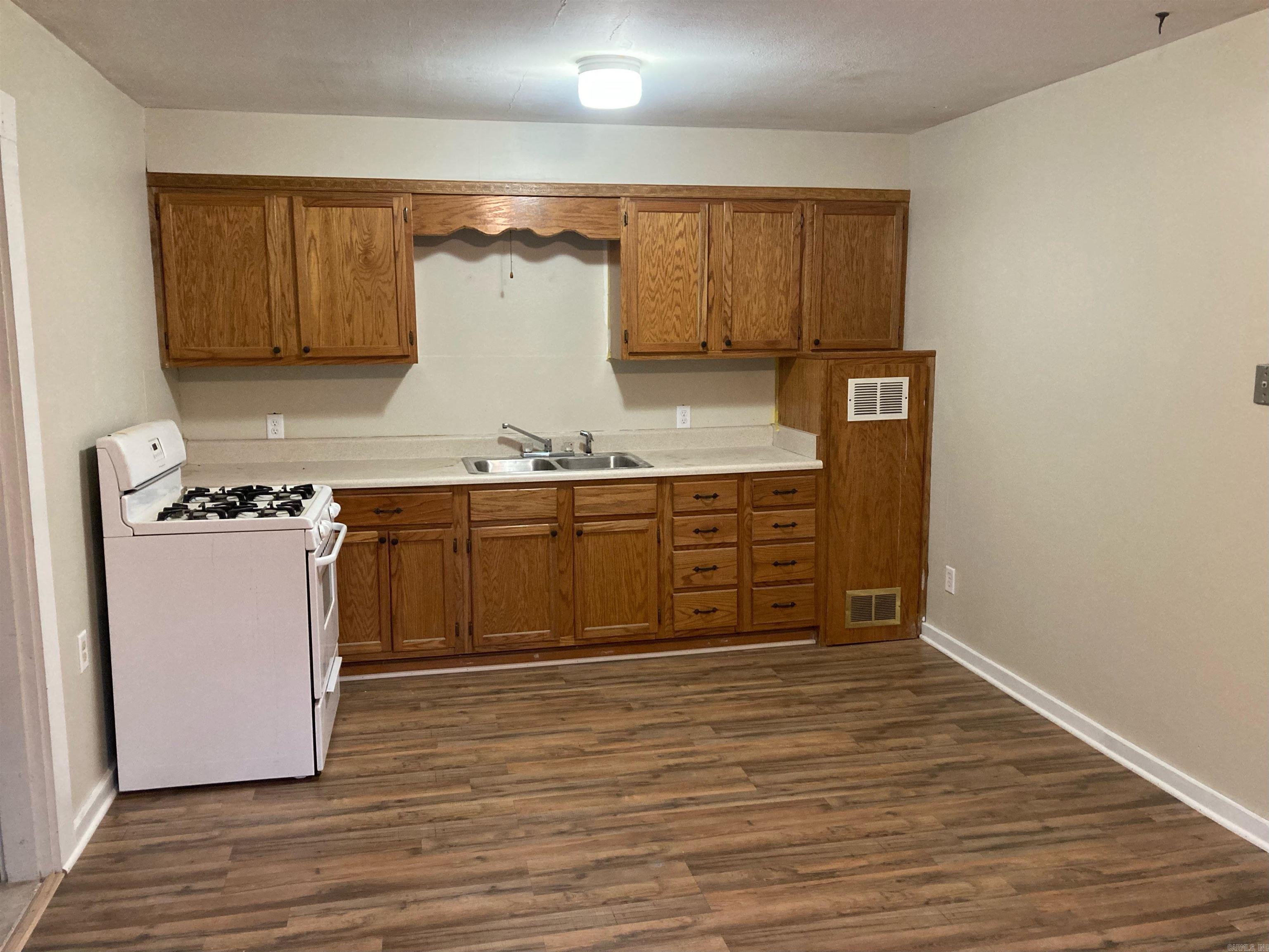 DIERKS HAYS 2ND - Residential