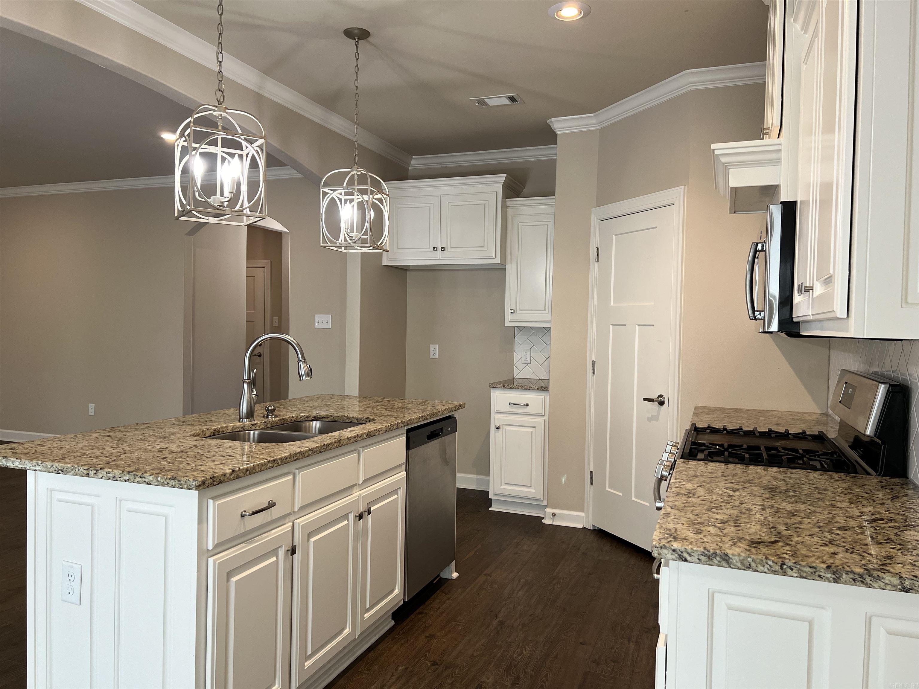 BASE MEADOWS ADDN - Residential