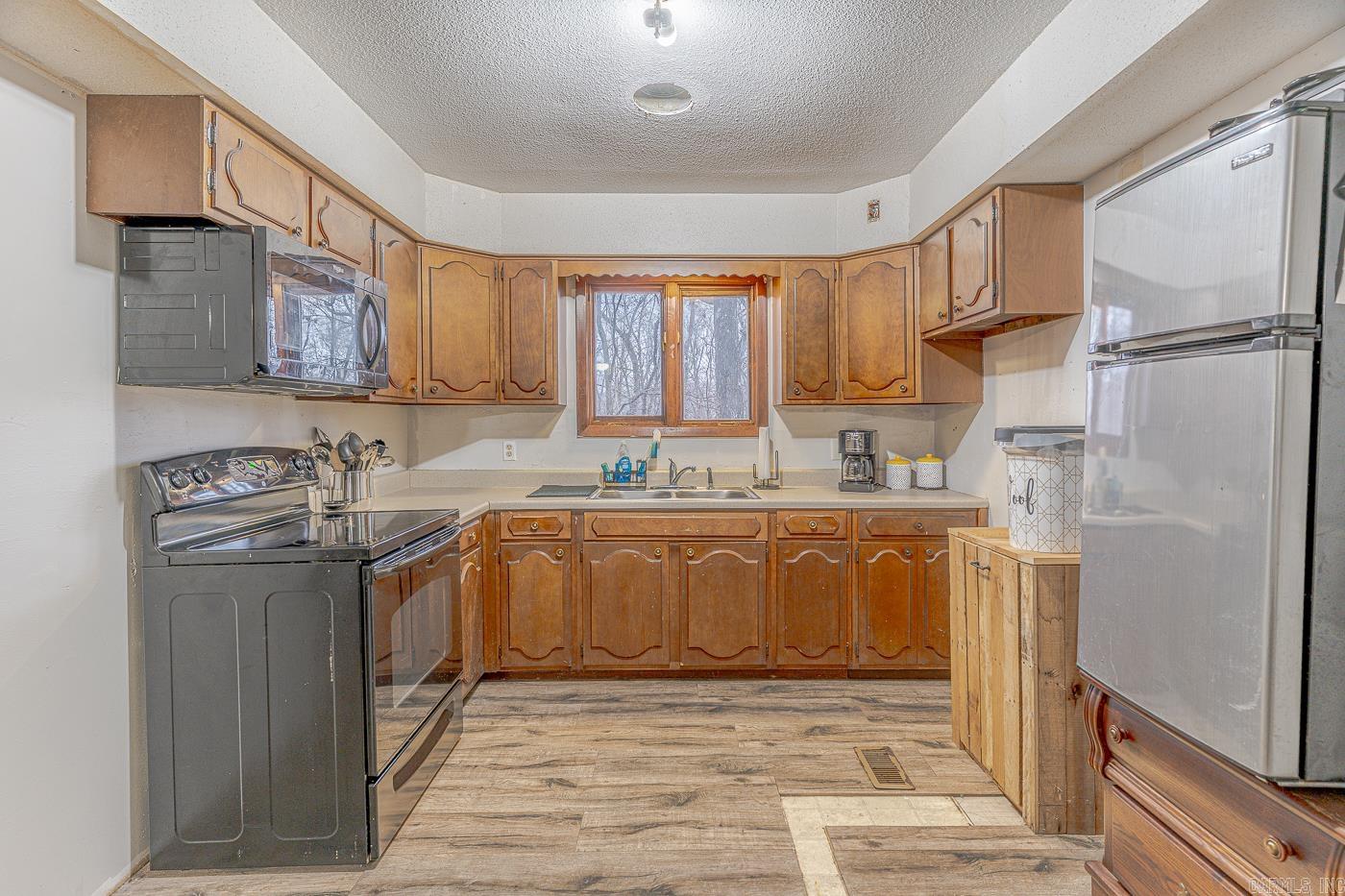 HIGH LAKE ADDN - Residential