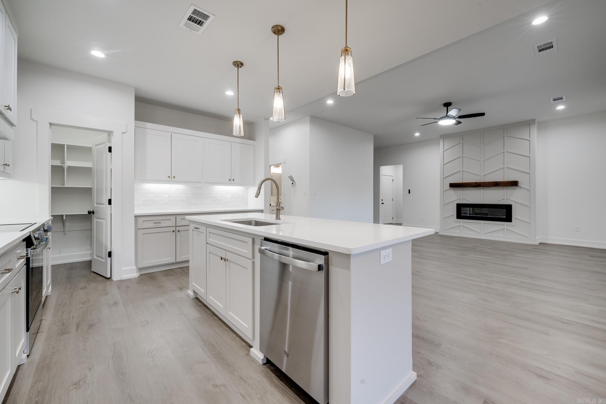 DOVE CREEK - Residential