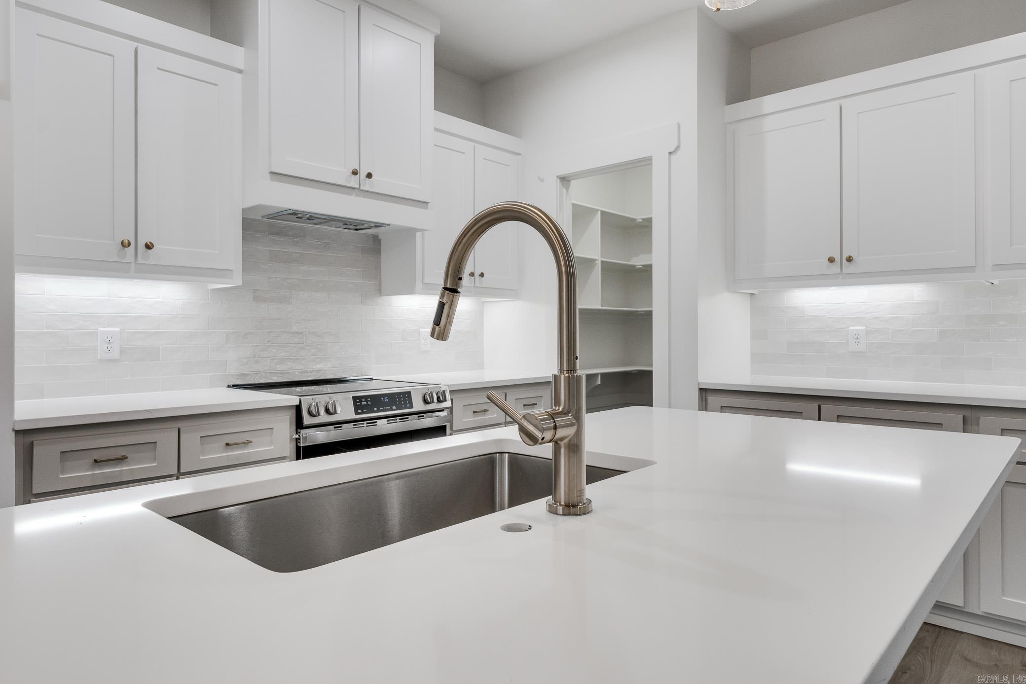 DOVE CREEK - Residential