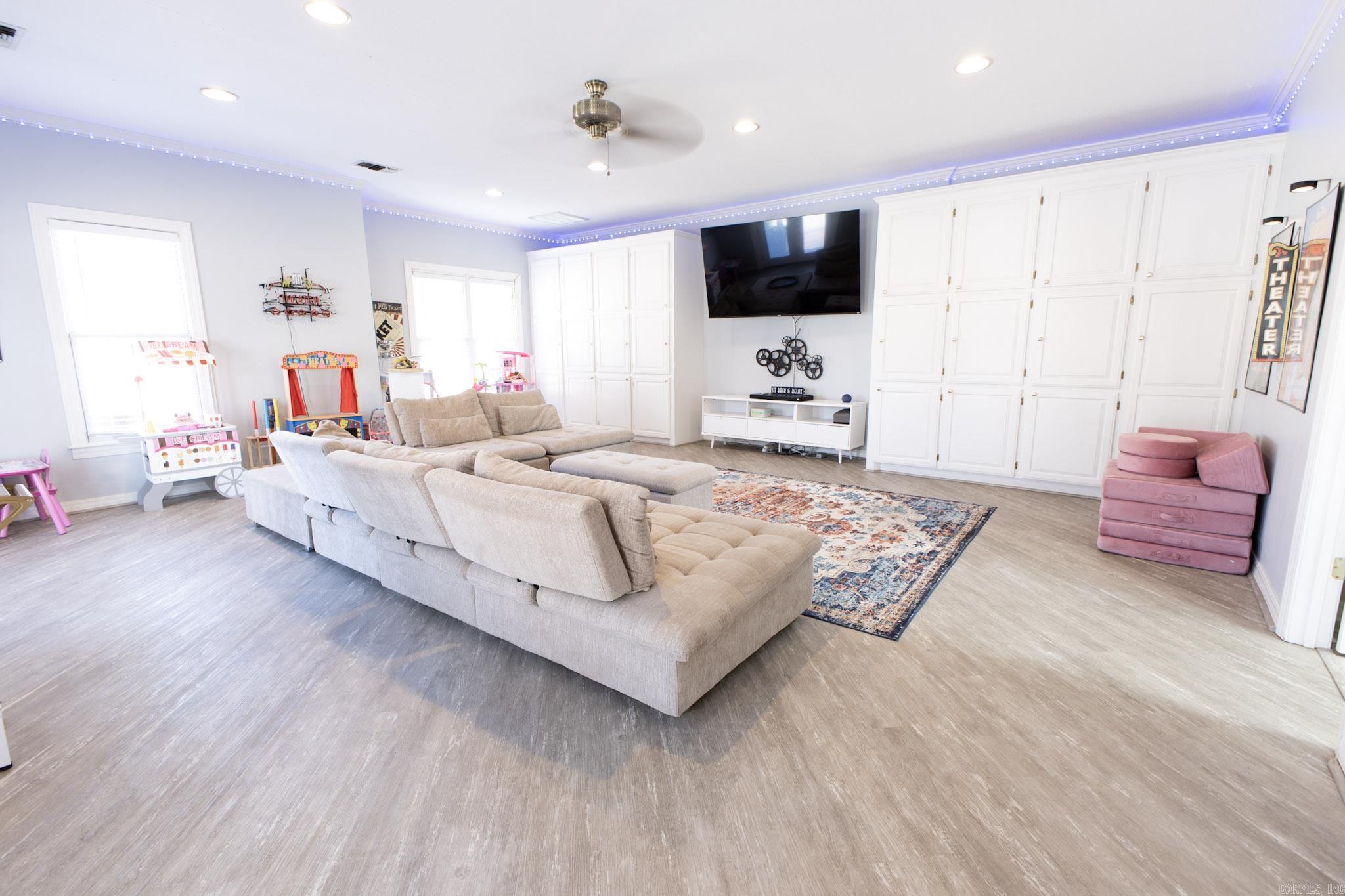 TIMBERLANE PLACE - Residential