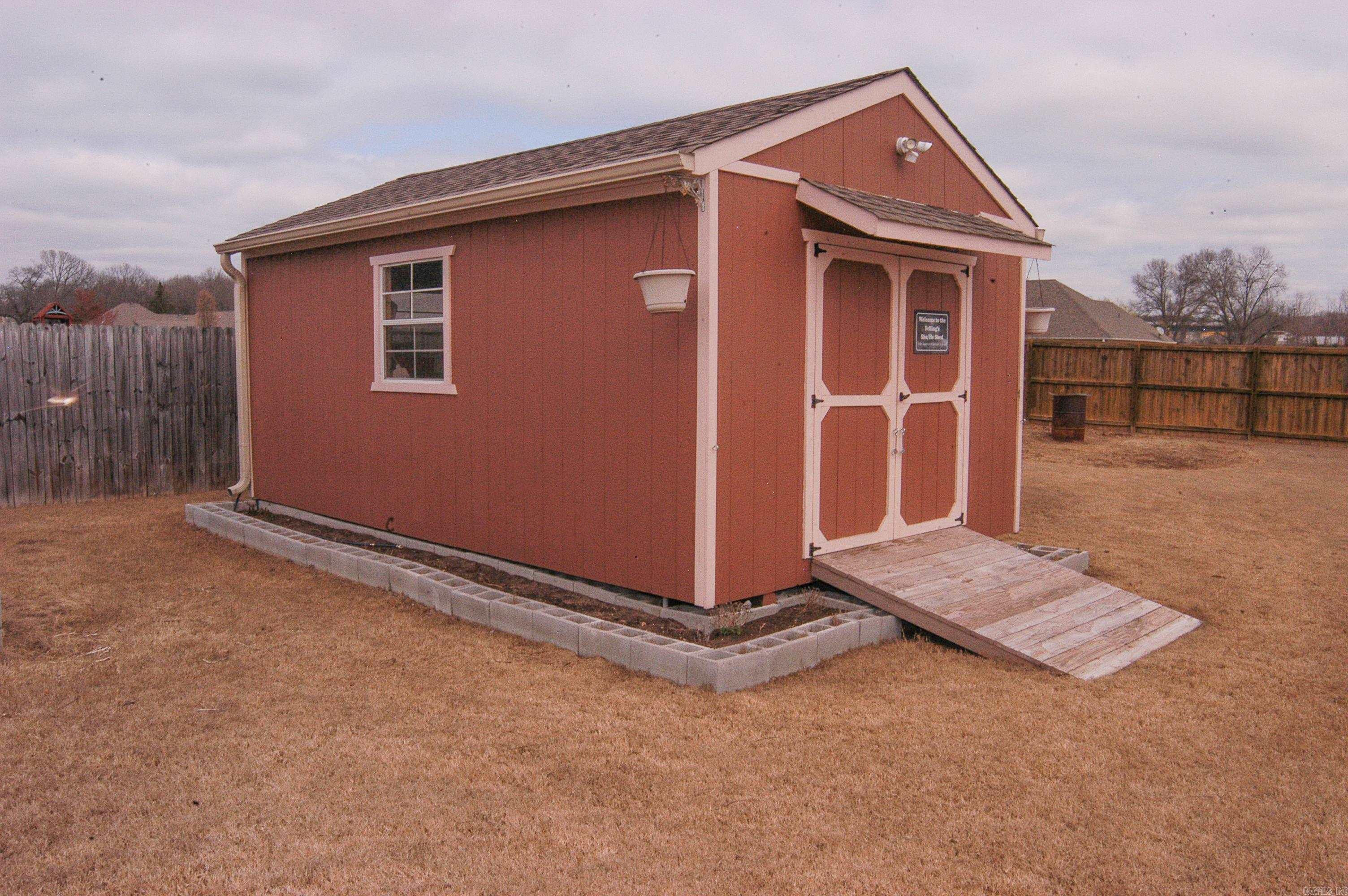 HUNTINGTON ESTATES - Residential