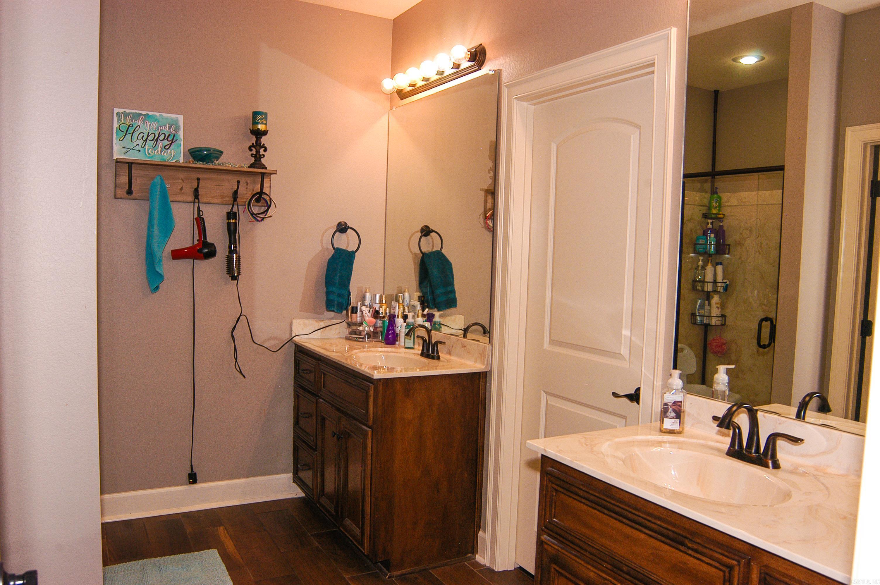 HUNTINGTON ESTATES - Residential