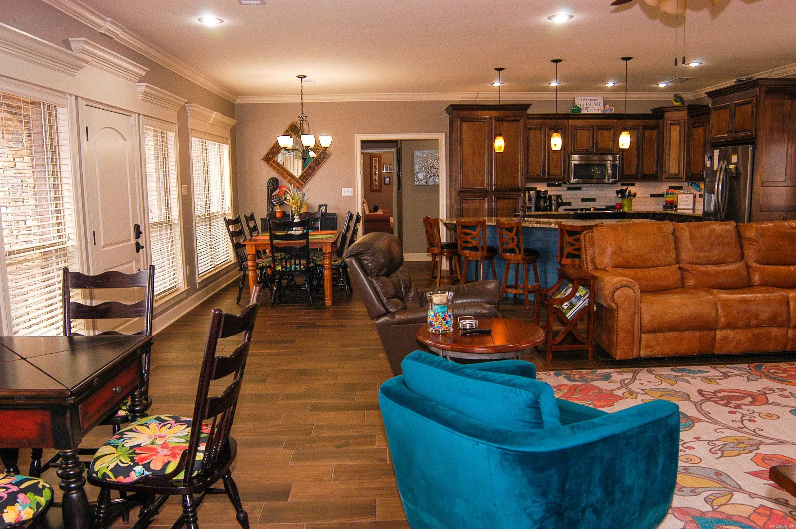 HUNTINGTON ESTATES - Residential