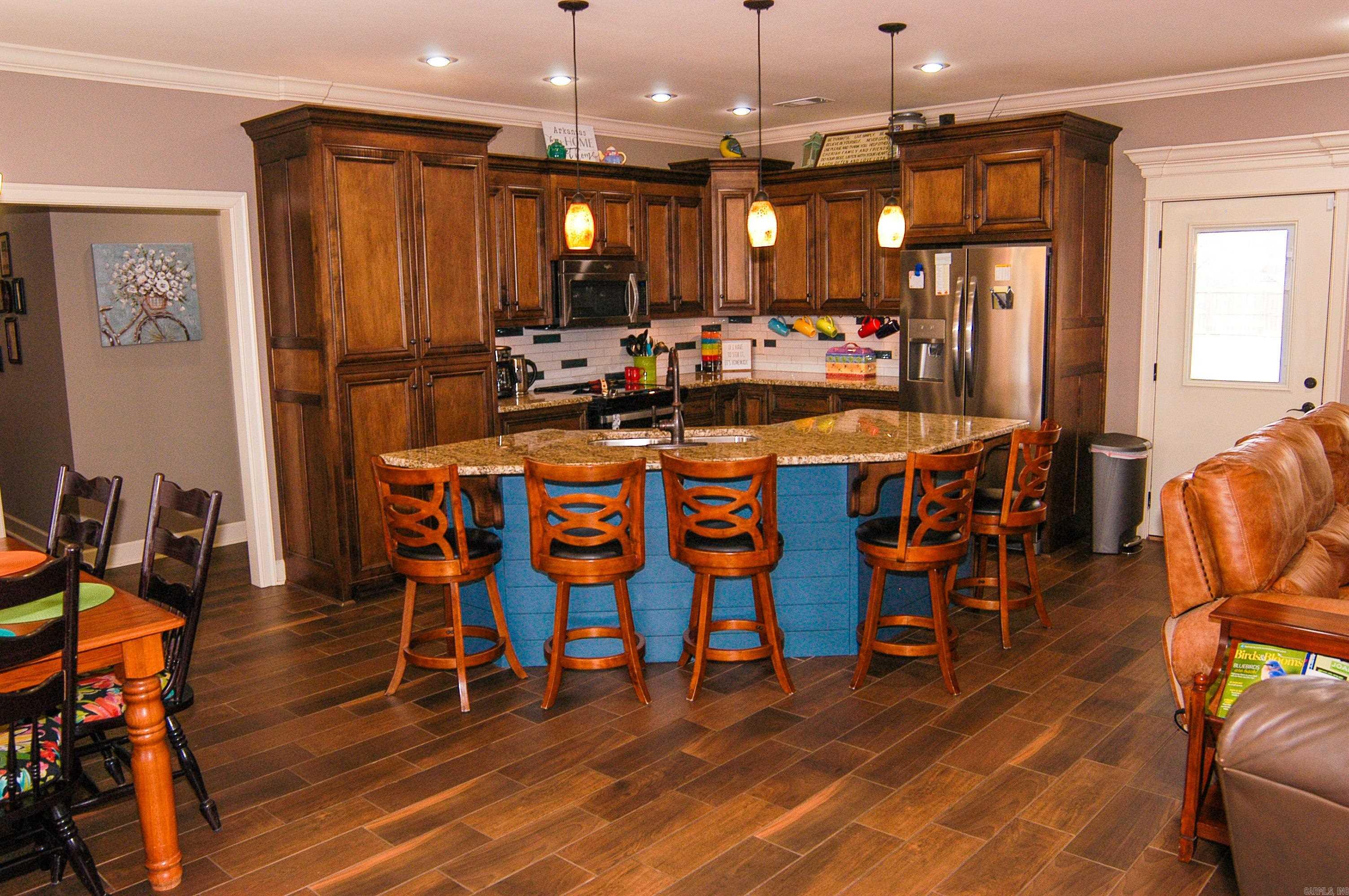 HUNTINGTON ESTATES - Residential