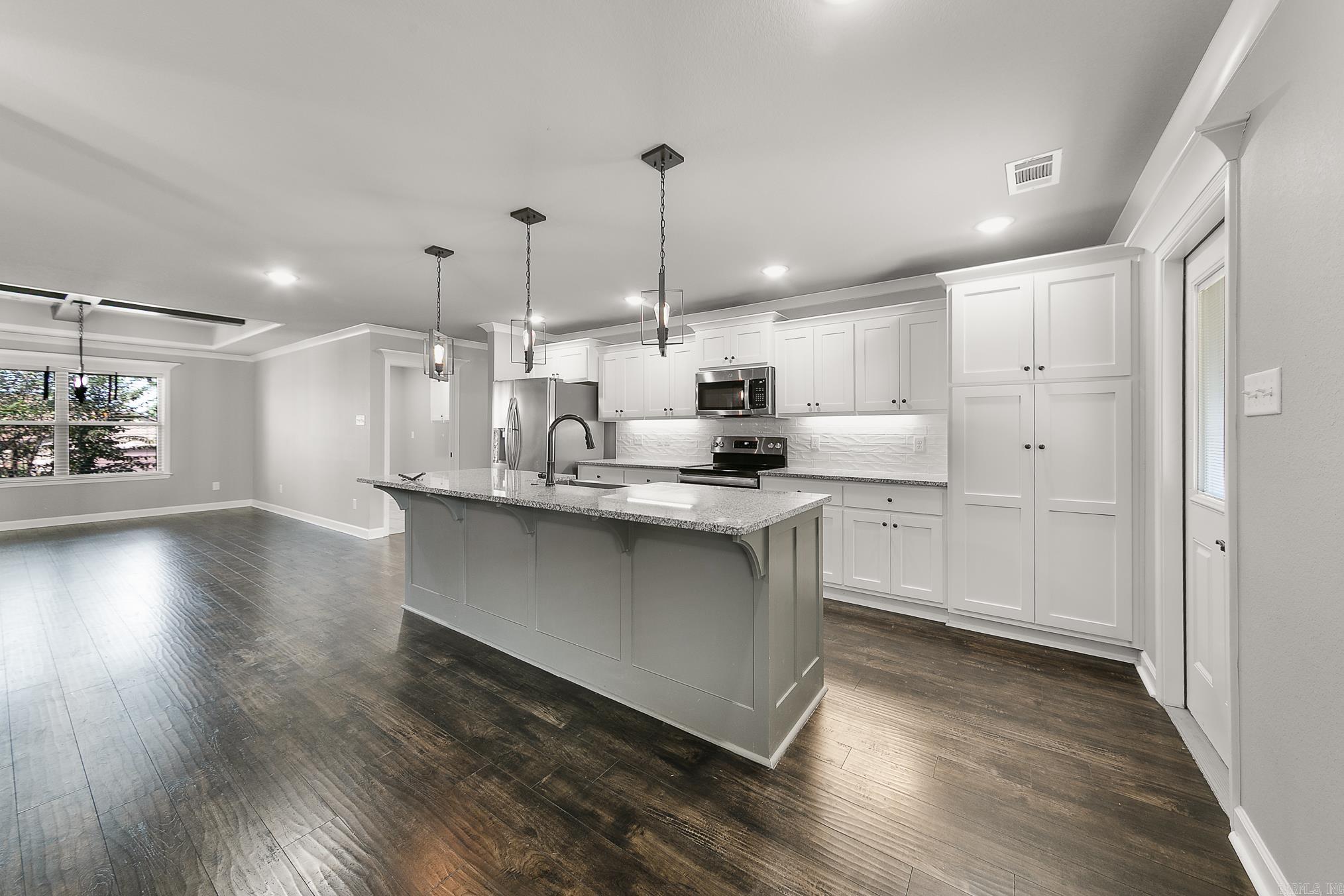 HERITAGE MEADOWS - Residential Lease