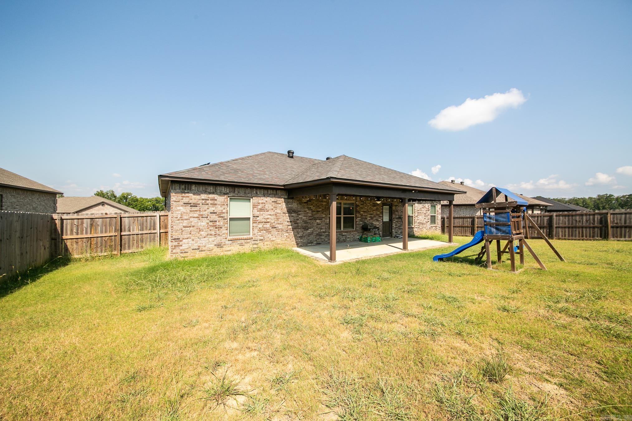 HERITAGE MEADOWS - Residential Lease