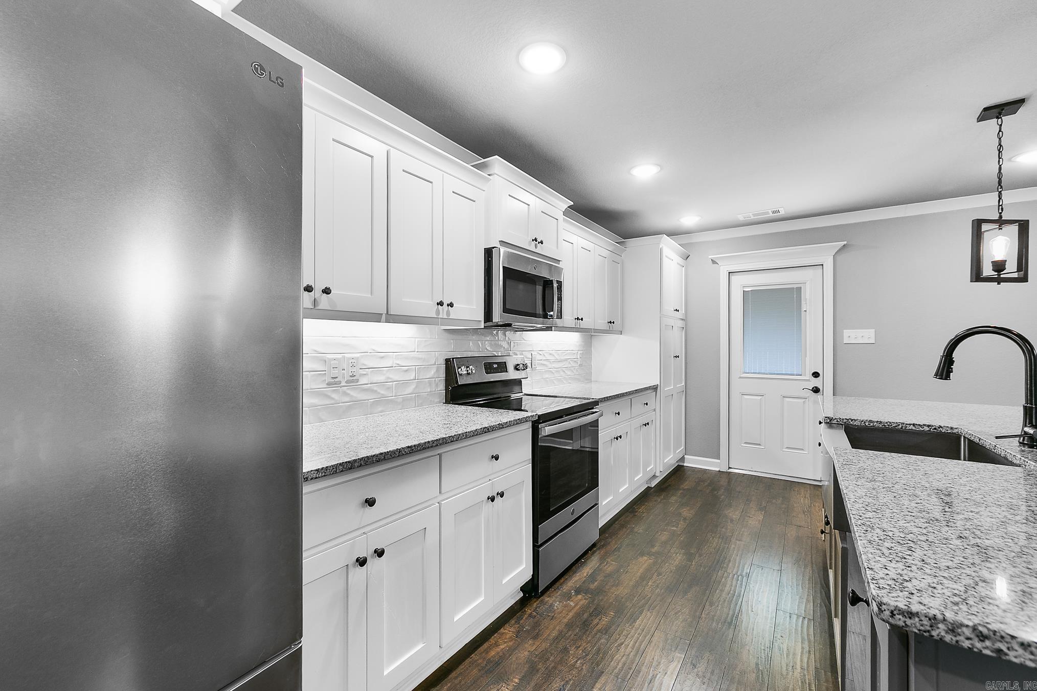 HERITAGE MEADOWS - Residential Lease