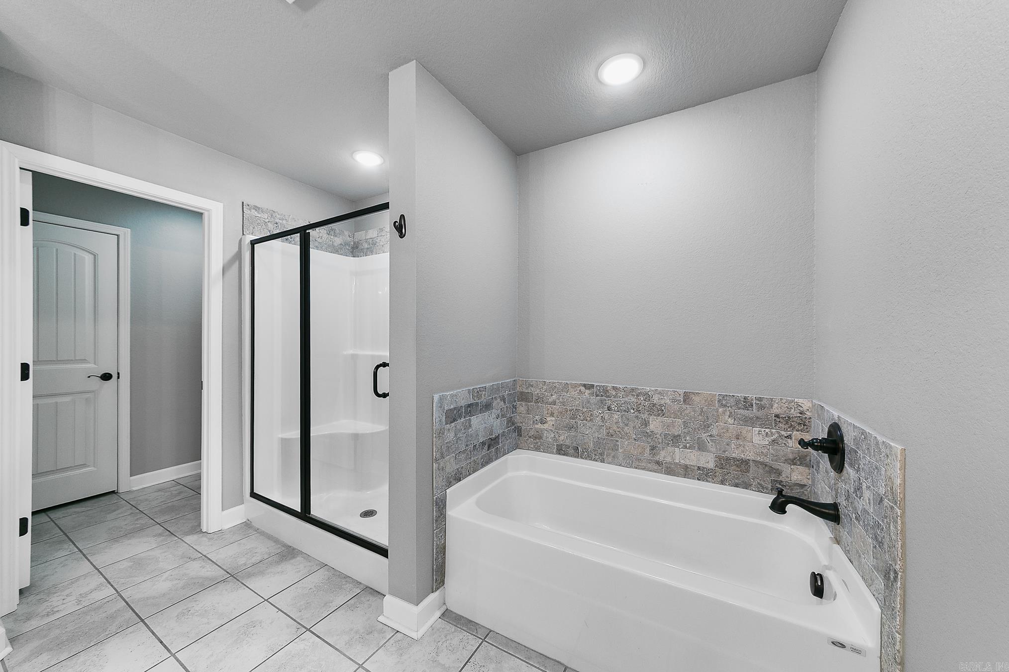 HERITAGE MEADOWS - Residential Lease