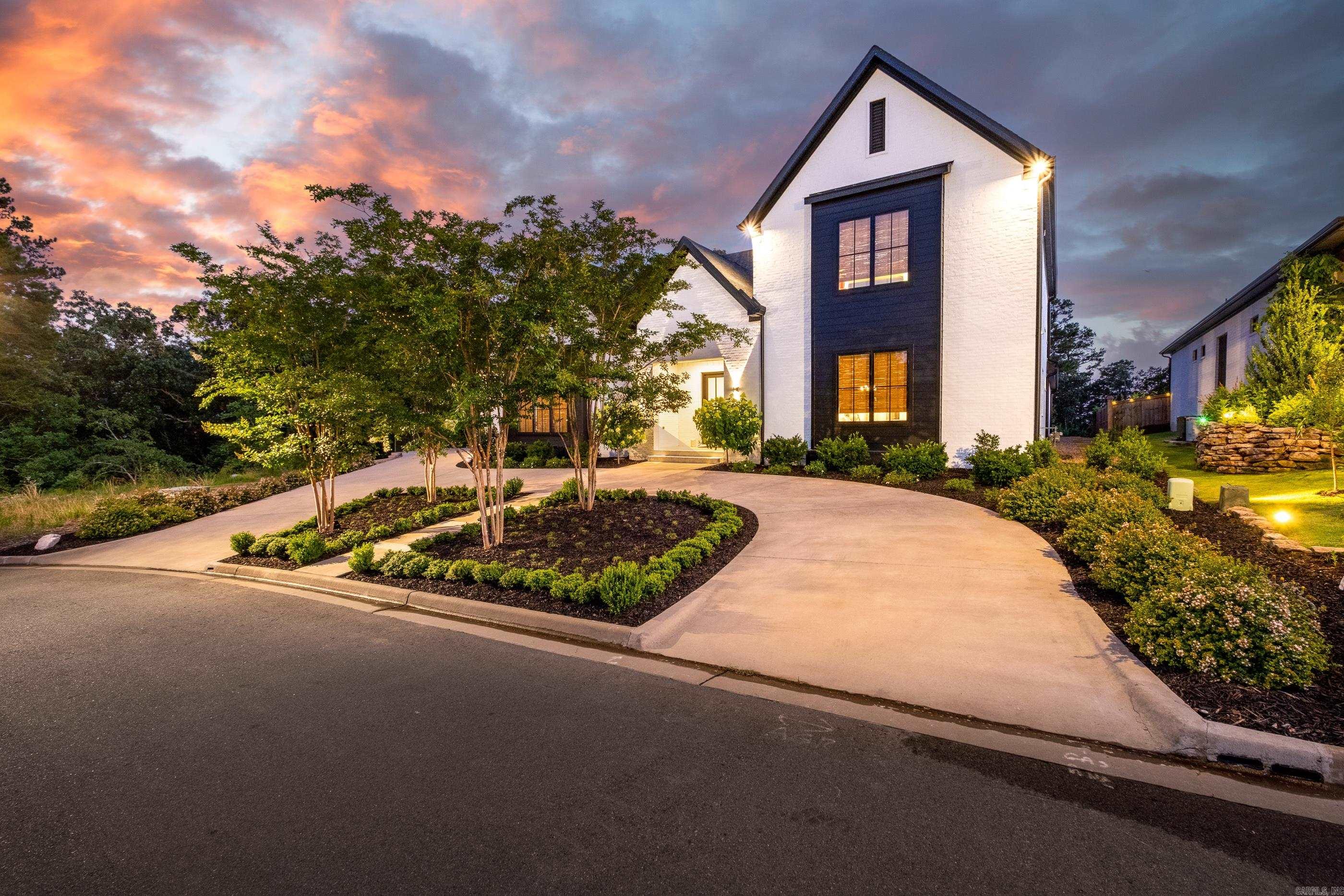 CHENAL VALLEY "FALSTONE COURT" - Residential