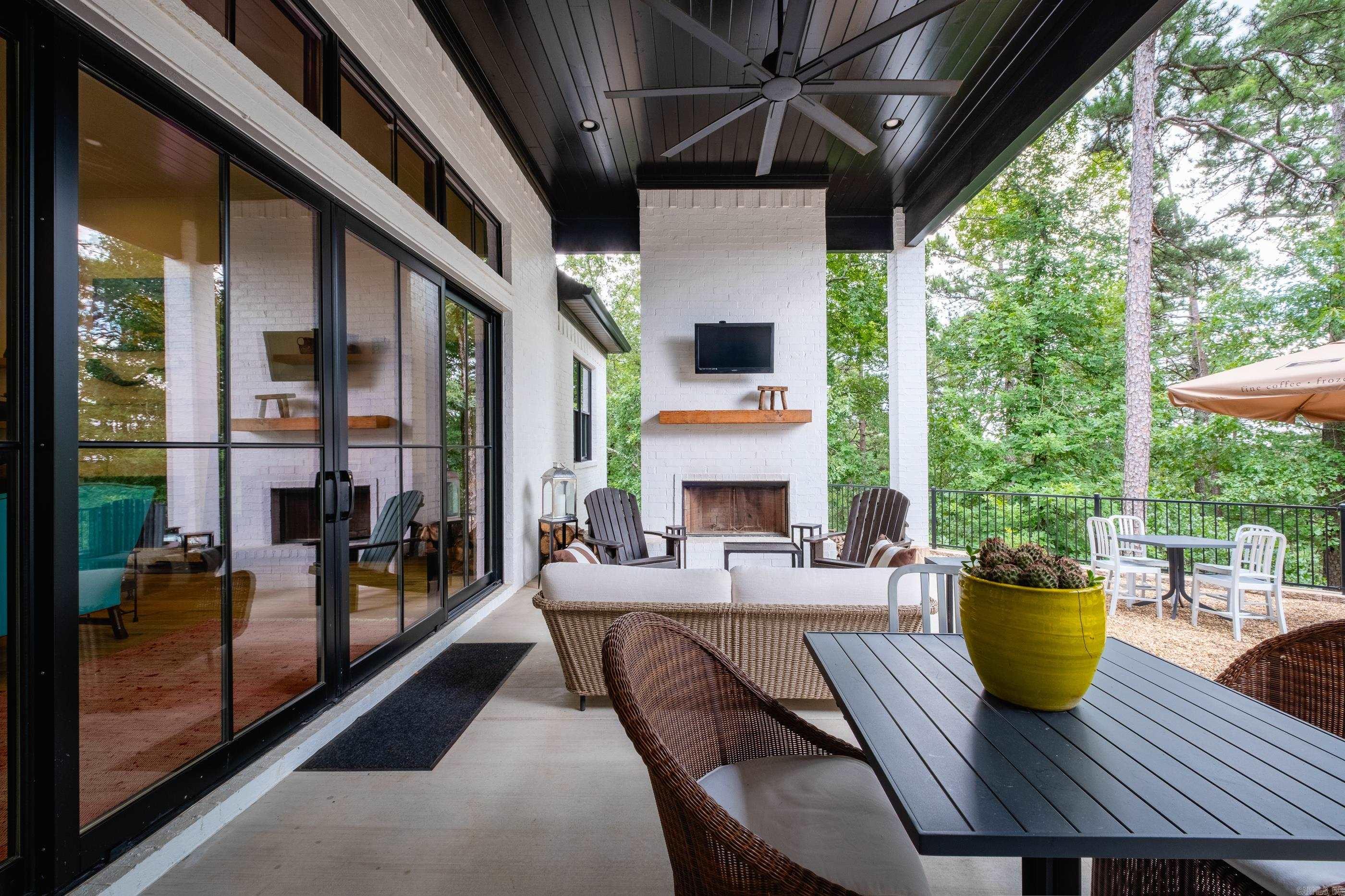 CHENAL VALLEY "FALSTONE COURT" - Residential