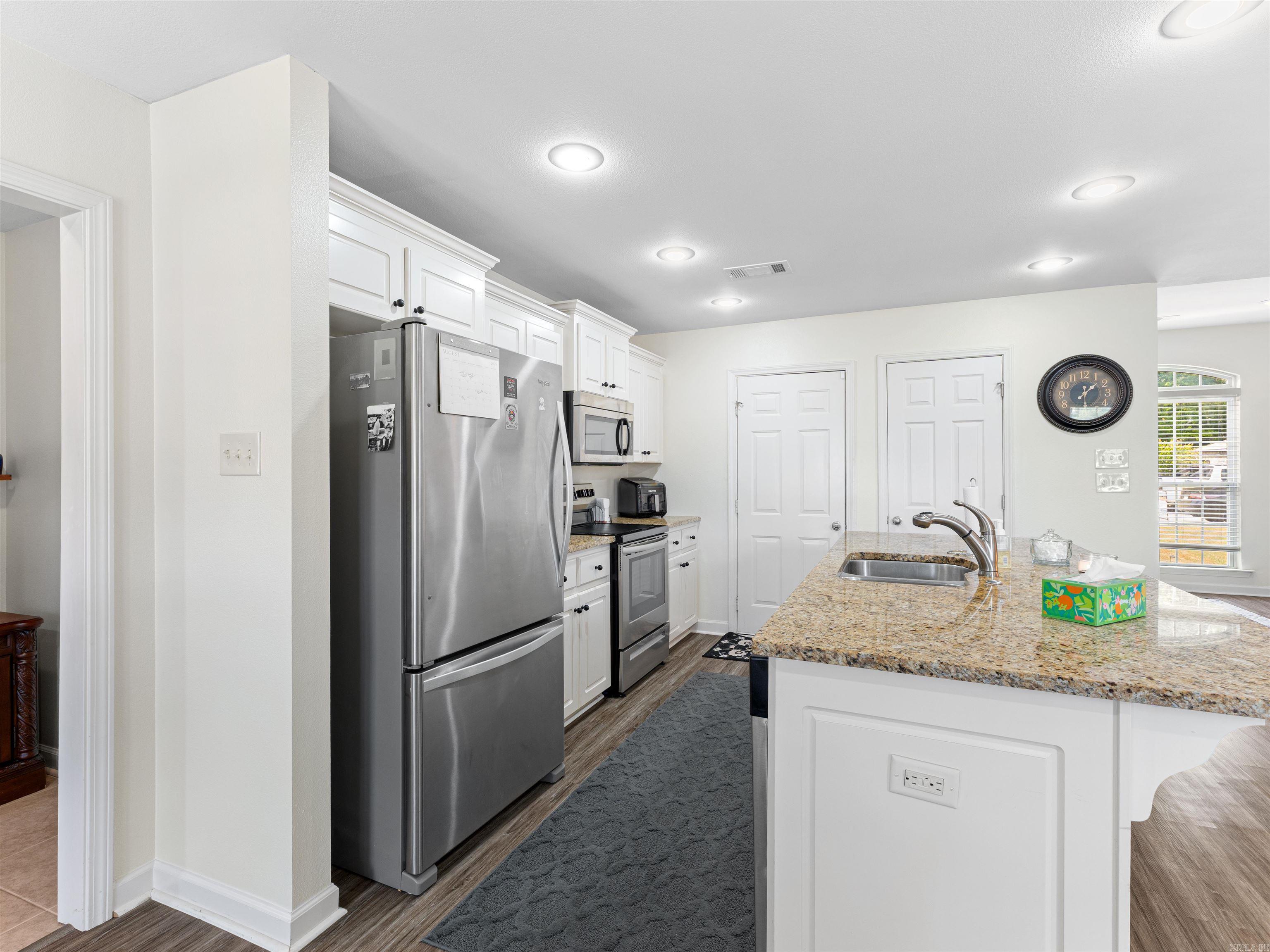 CEDAR CREEK - Residential