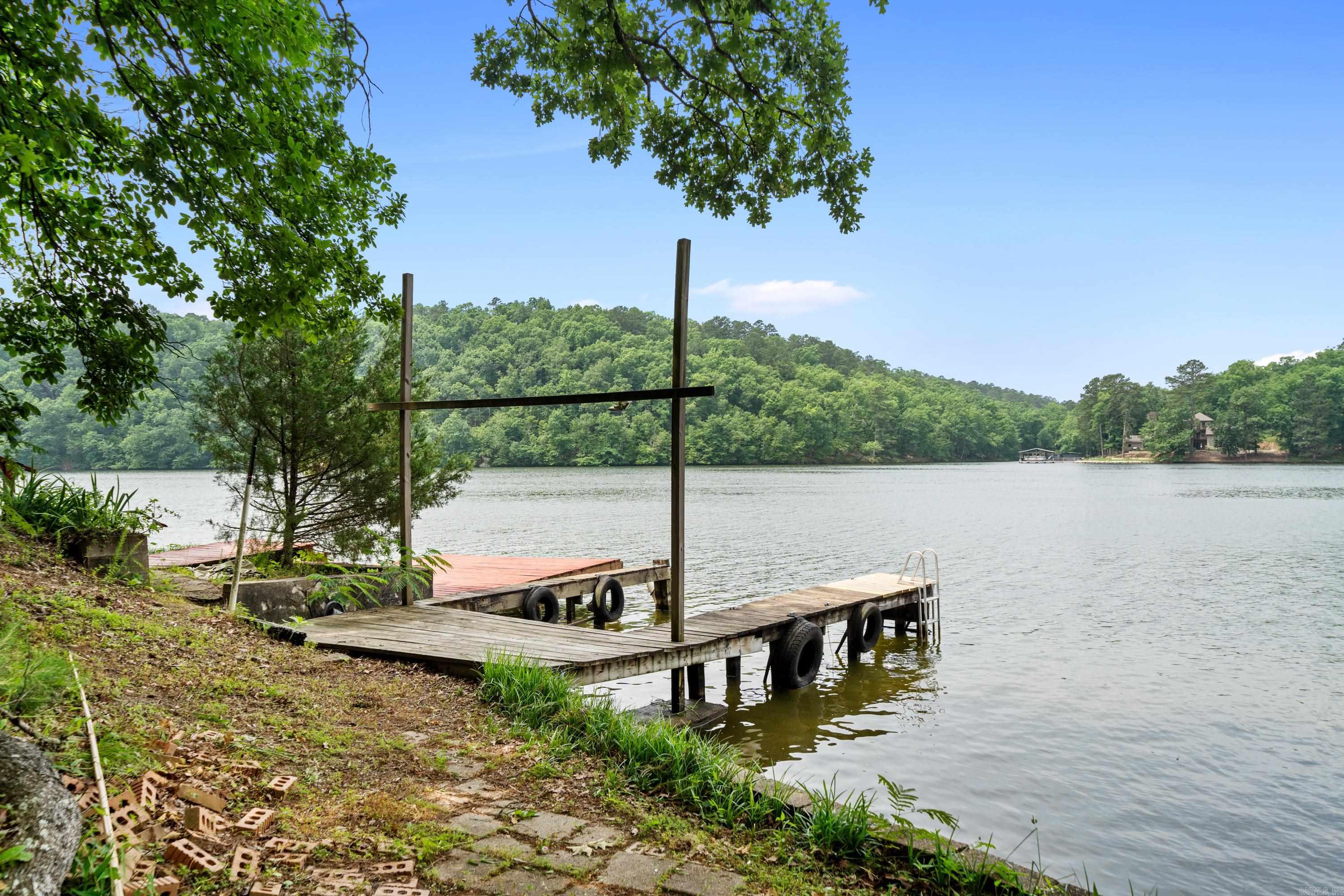 ARROWHEAD LAKE ESTATES - Residential