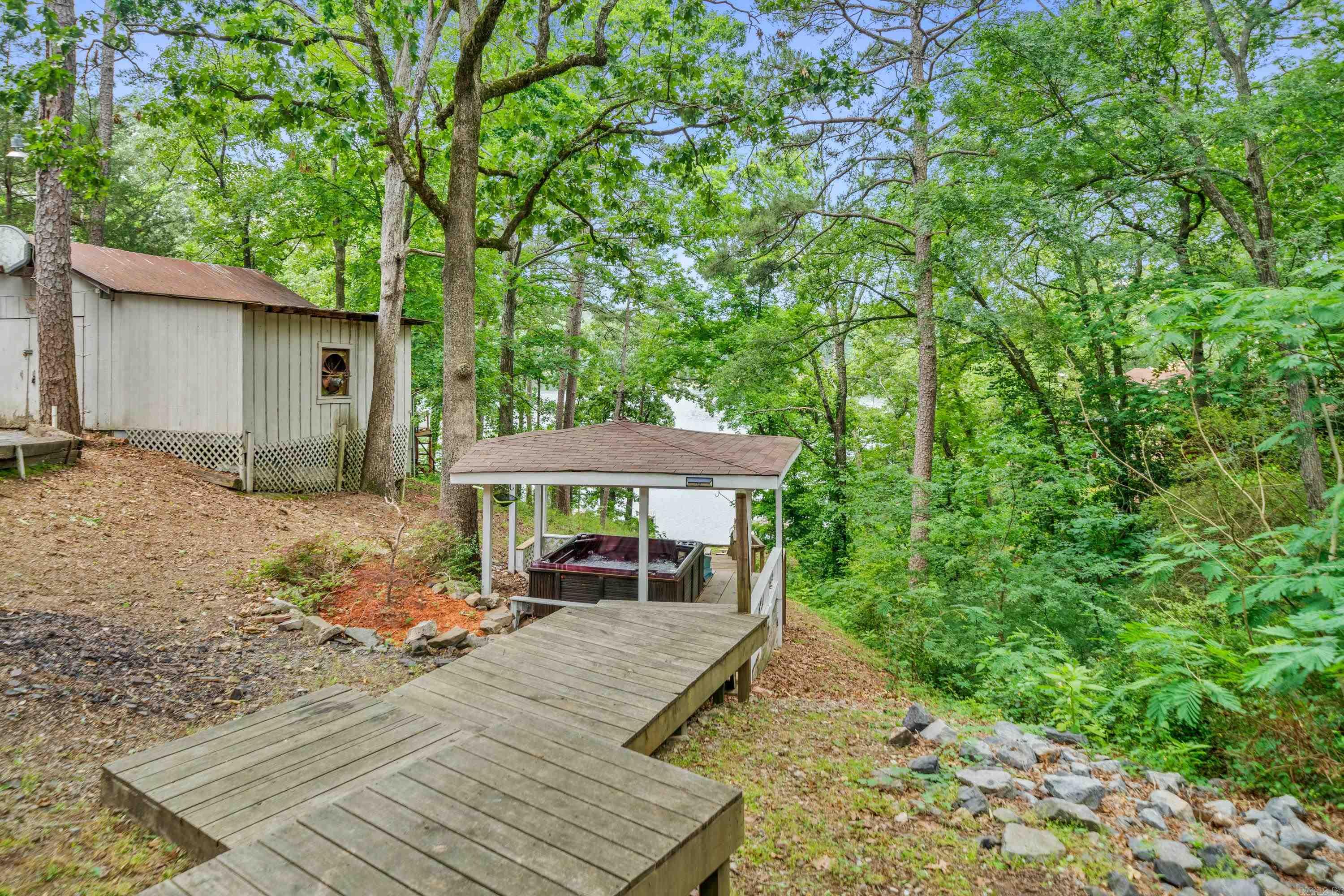 ARROWHEAD LAKE ESTATES - Residential