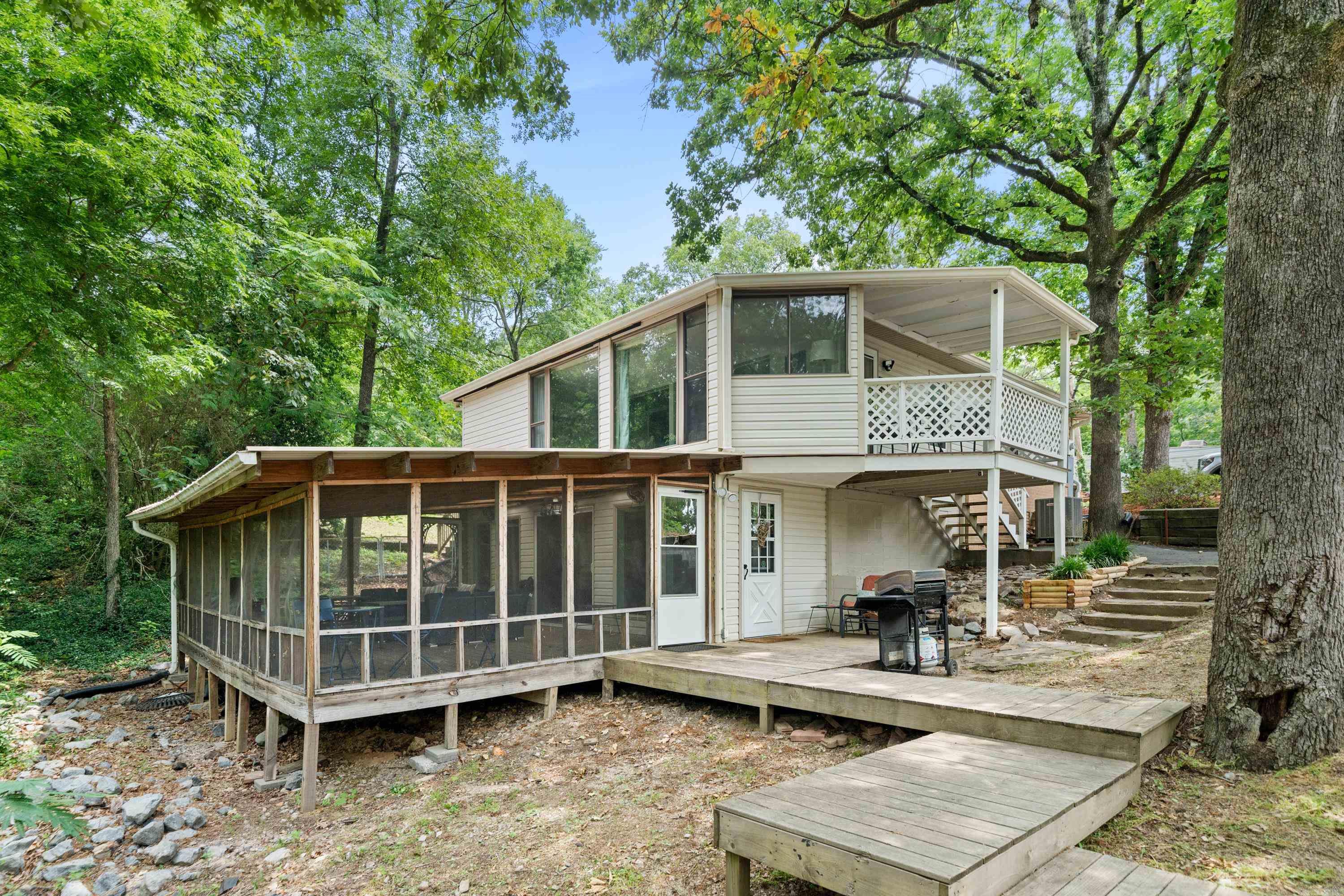 ARROWHEAD LAKE ESTATES - Residential