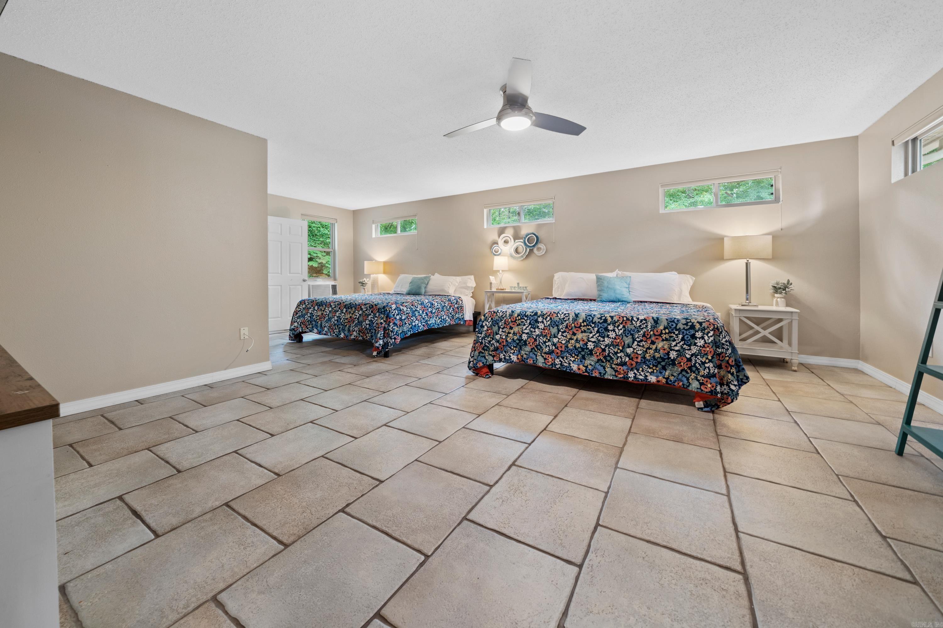 ARROWHEAD LAKE ESTATES - Residential