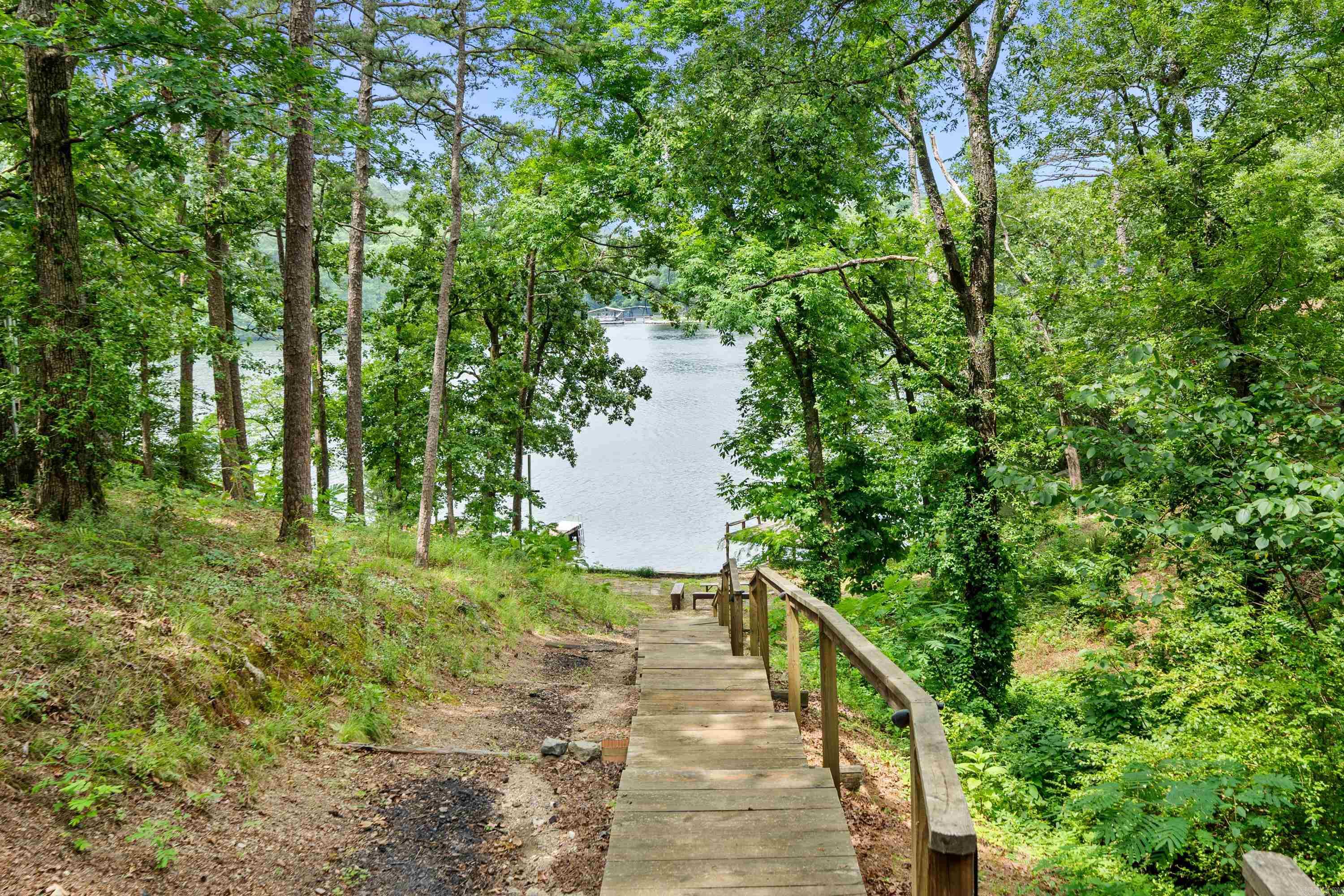ARROWHEAD LAKE ESTATES - Residential