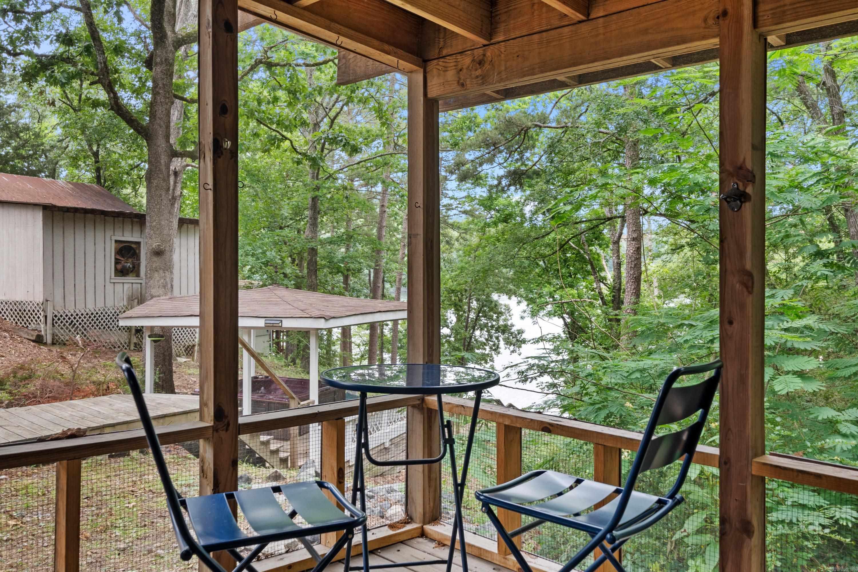 ARROWHEAD LAKE ESTATES - Residential