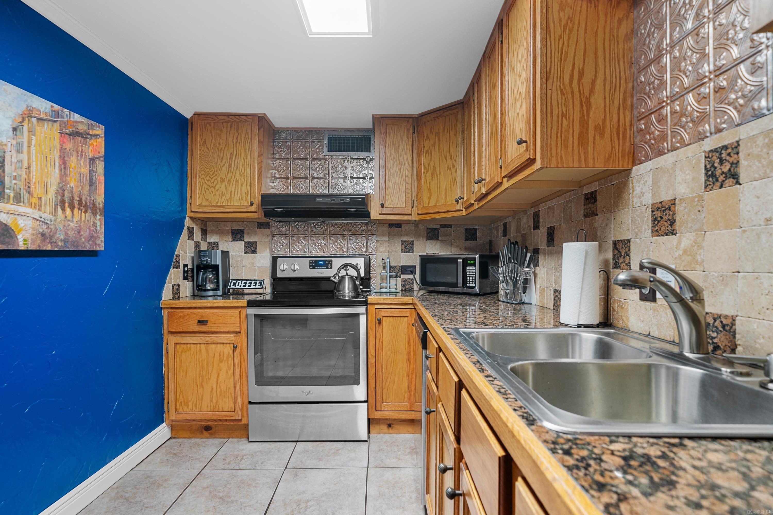 ARROWHEAD LAKE ESTATES - Residential