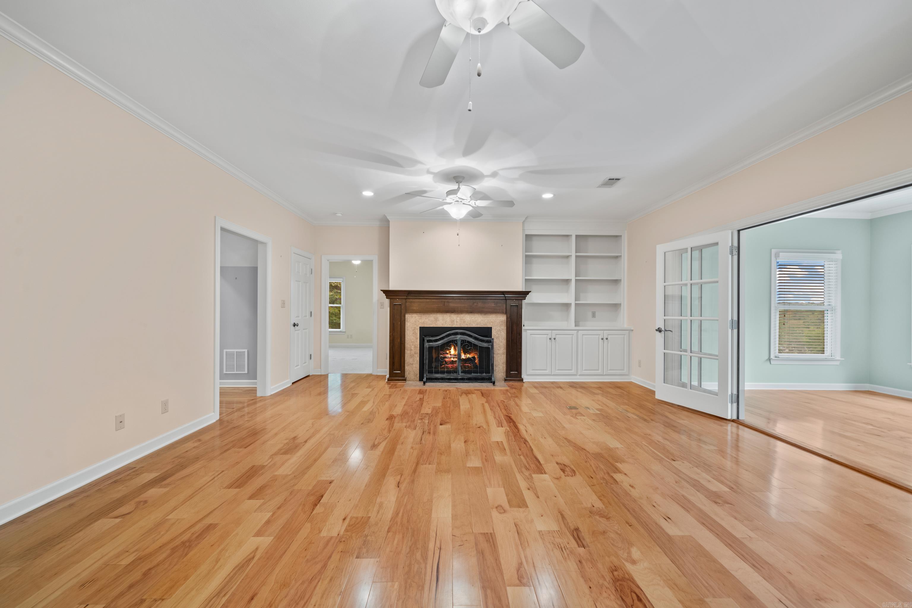 LAKE FOREST SHORES - Residential