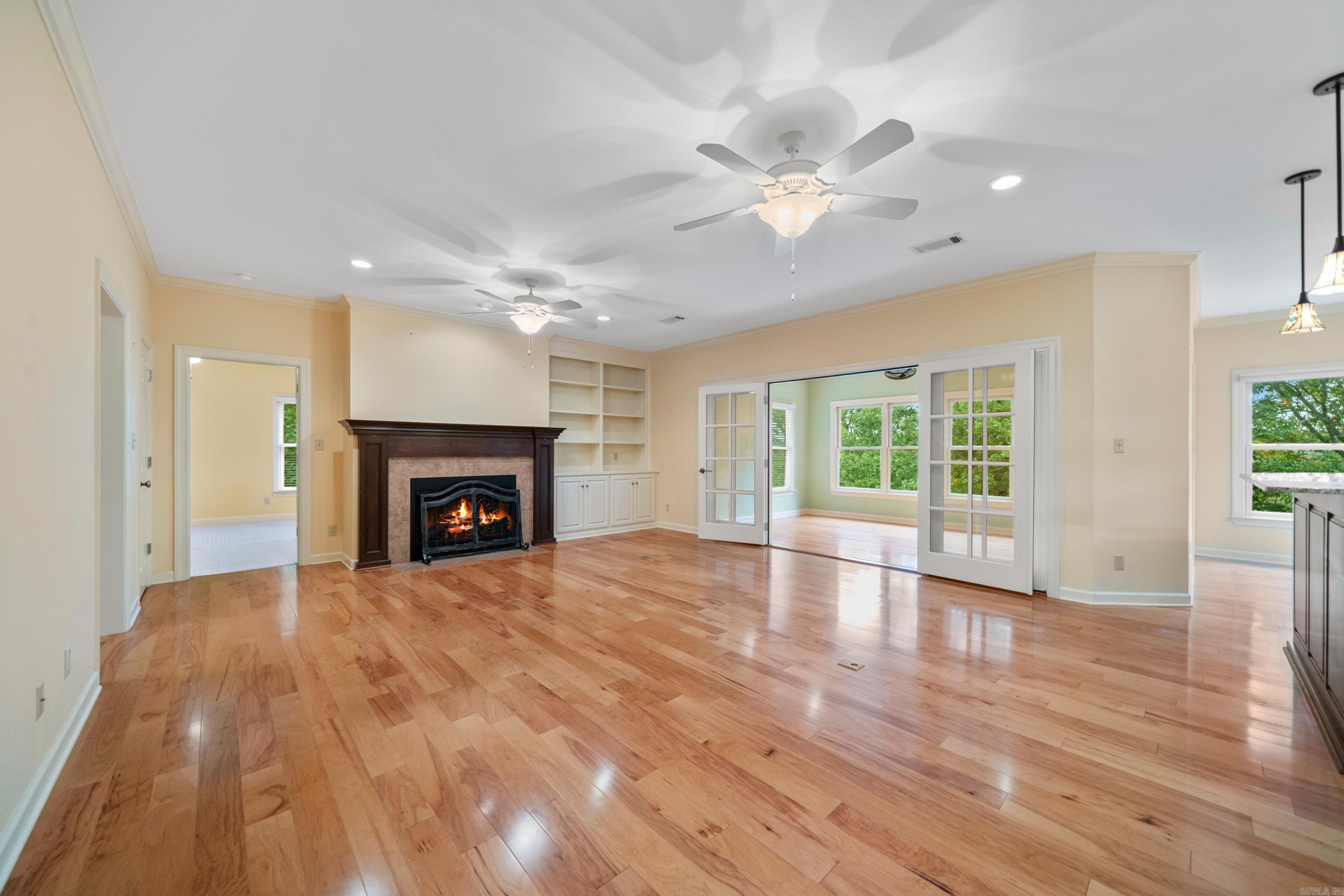LAKE FOREST SHORES - Residential