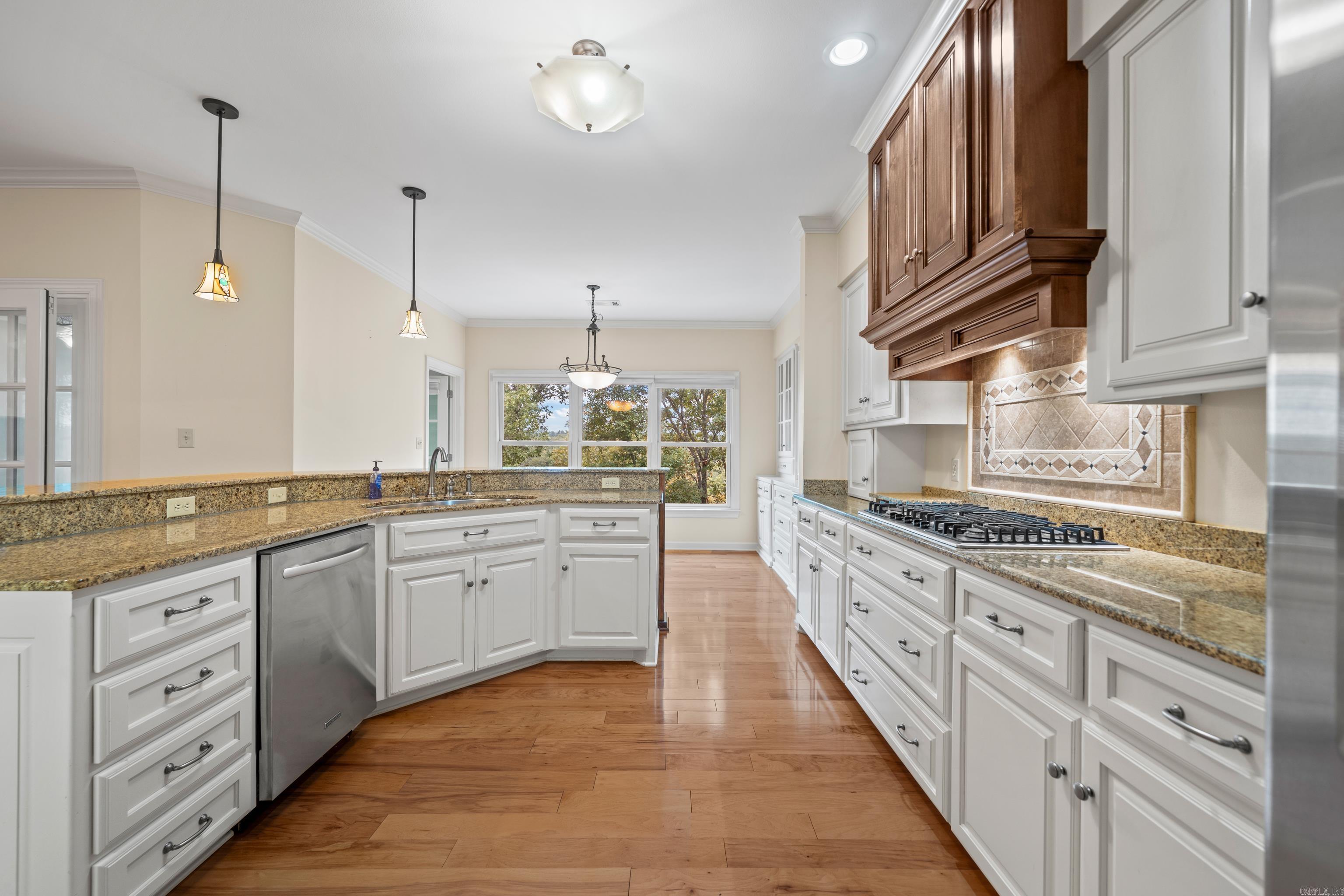 LAKE FOREST SHORES - Residential