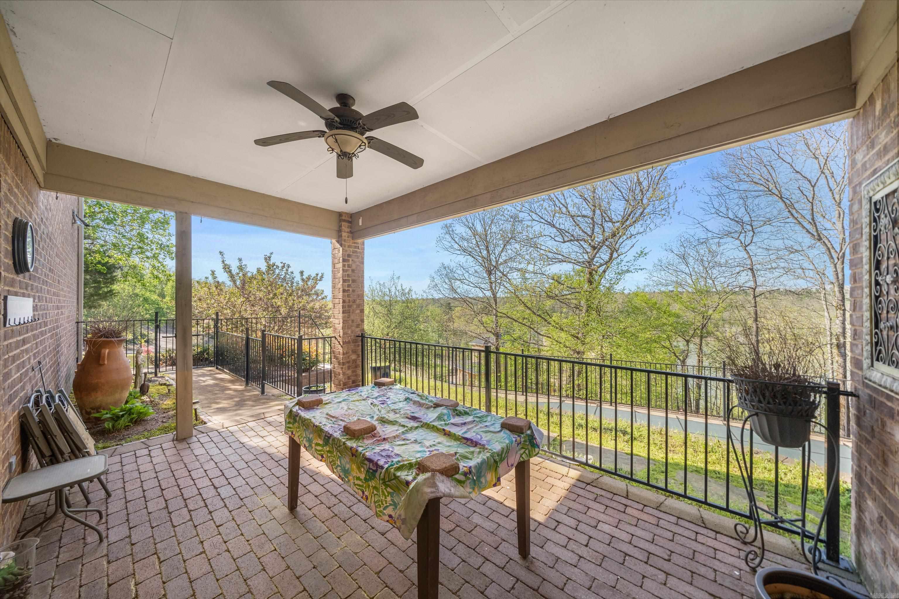 LAKE FOREST SHORES - Residential