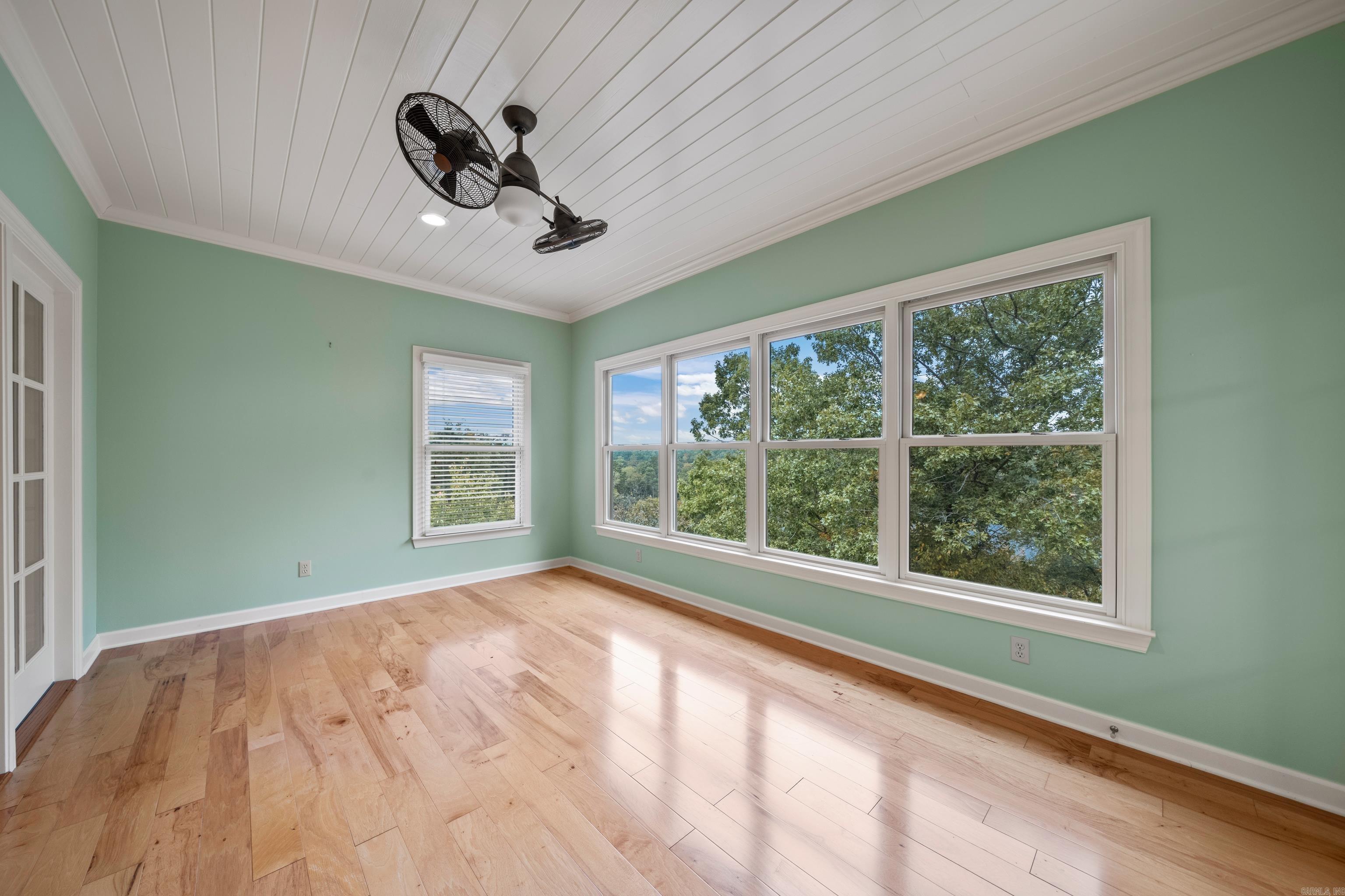 LAKE FOREST SHORES - Residential