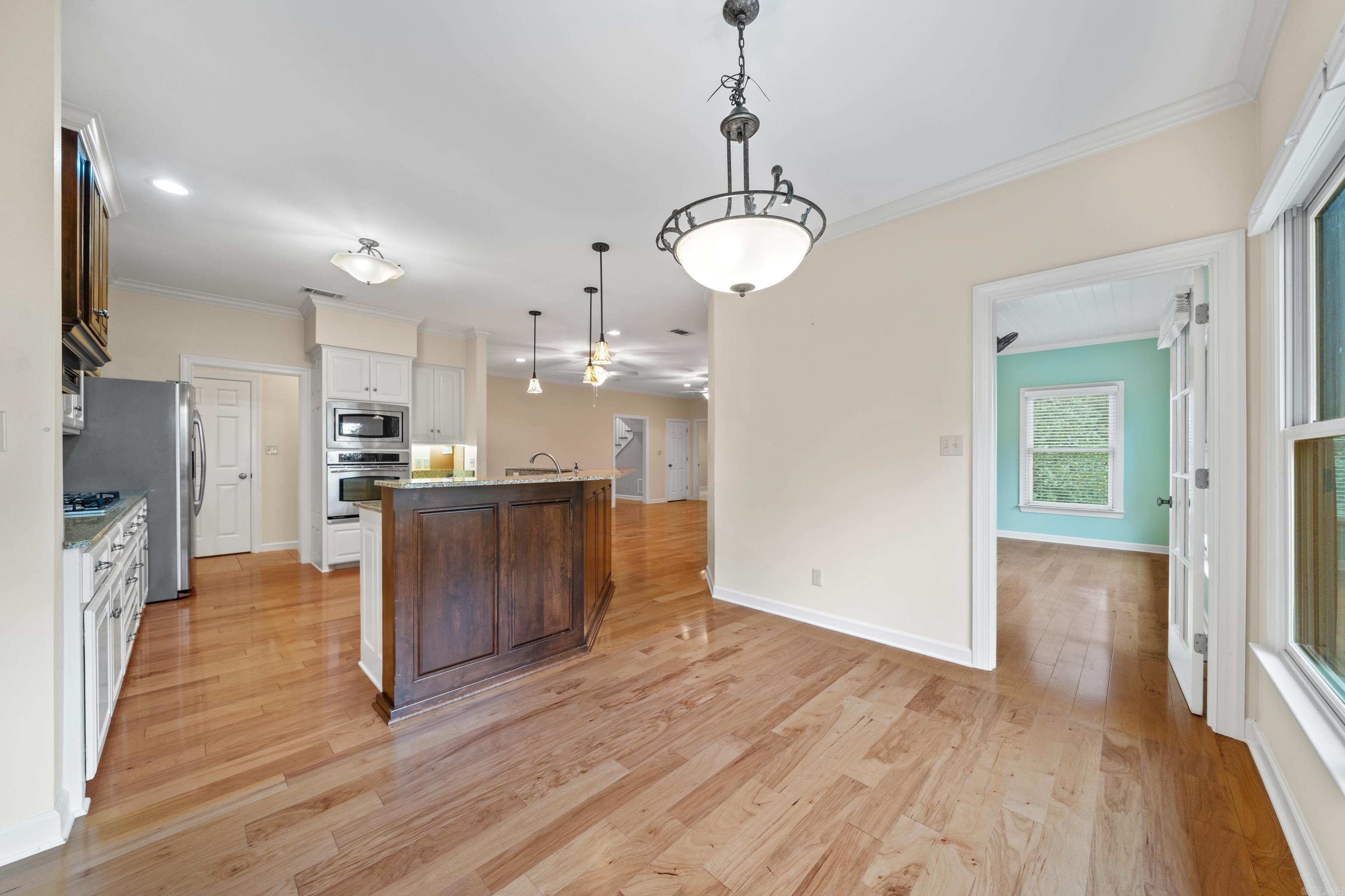 LAKE FOREST SHORES - Residential