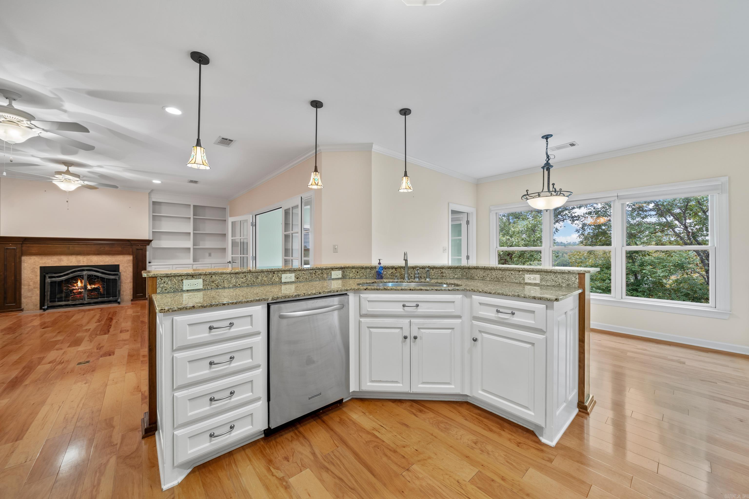 LAKE FOREST SHORES - Residential