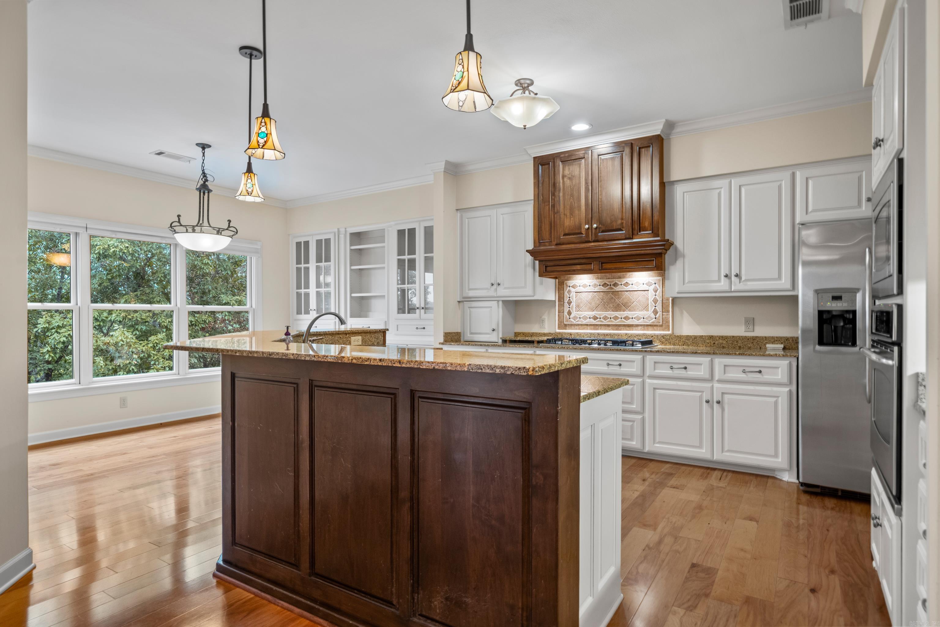 LAKE FOREST SHORES - Residential