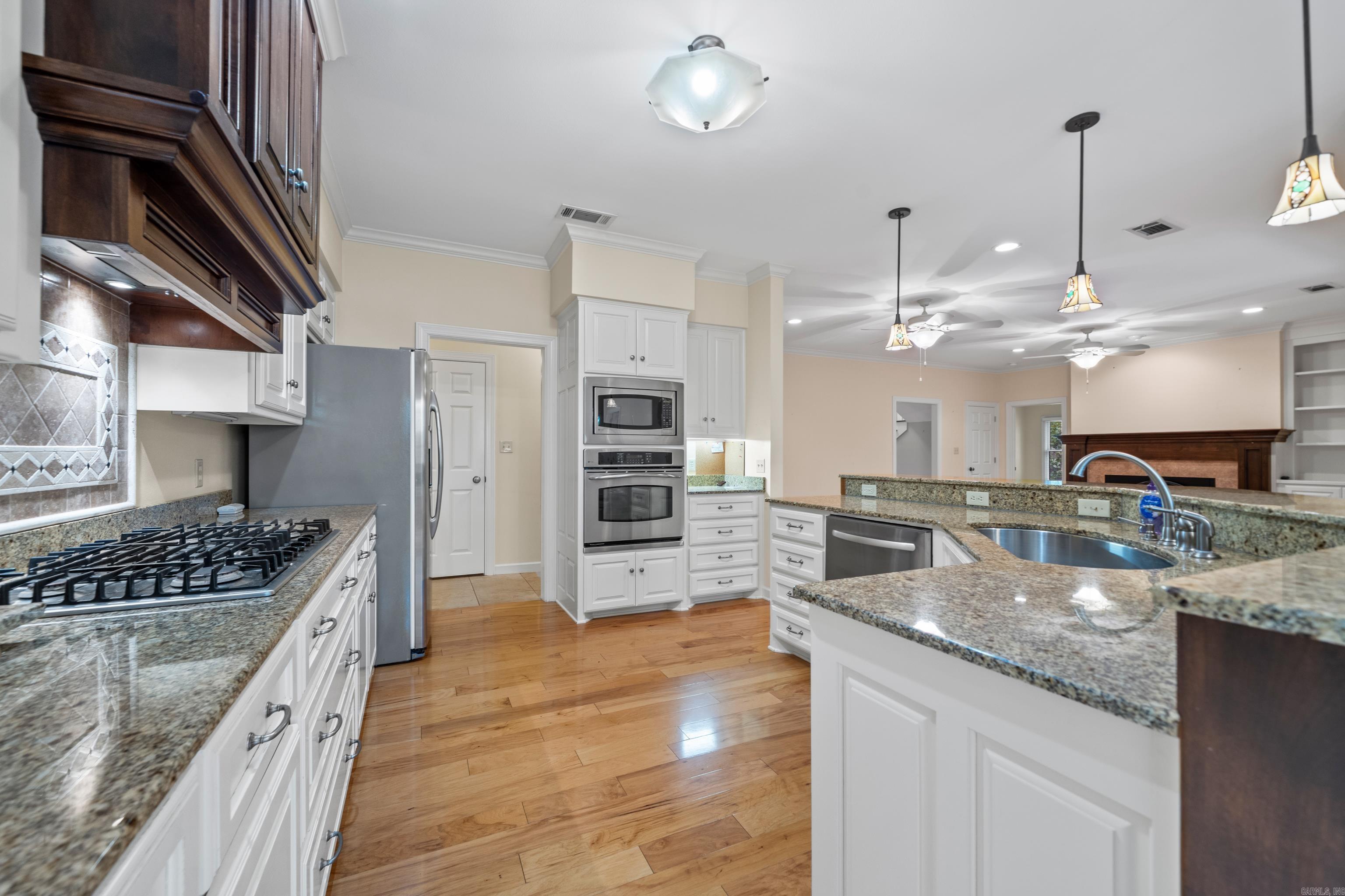LAKE FOREST SHORES - Residential