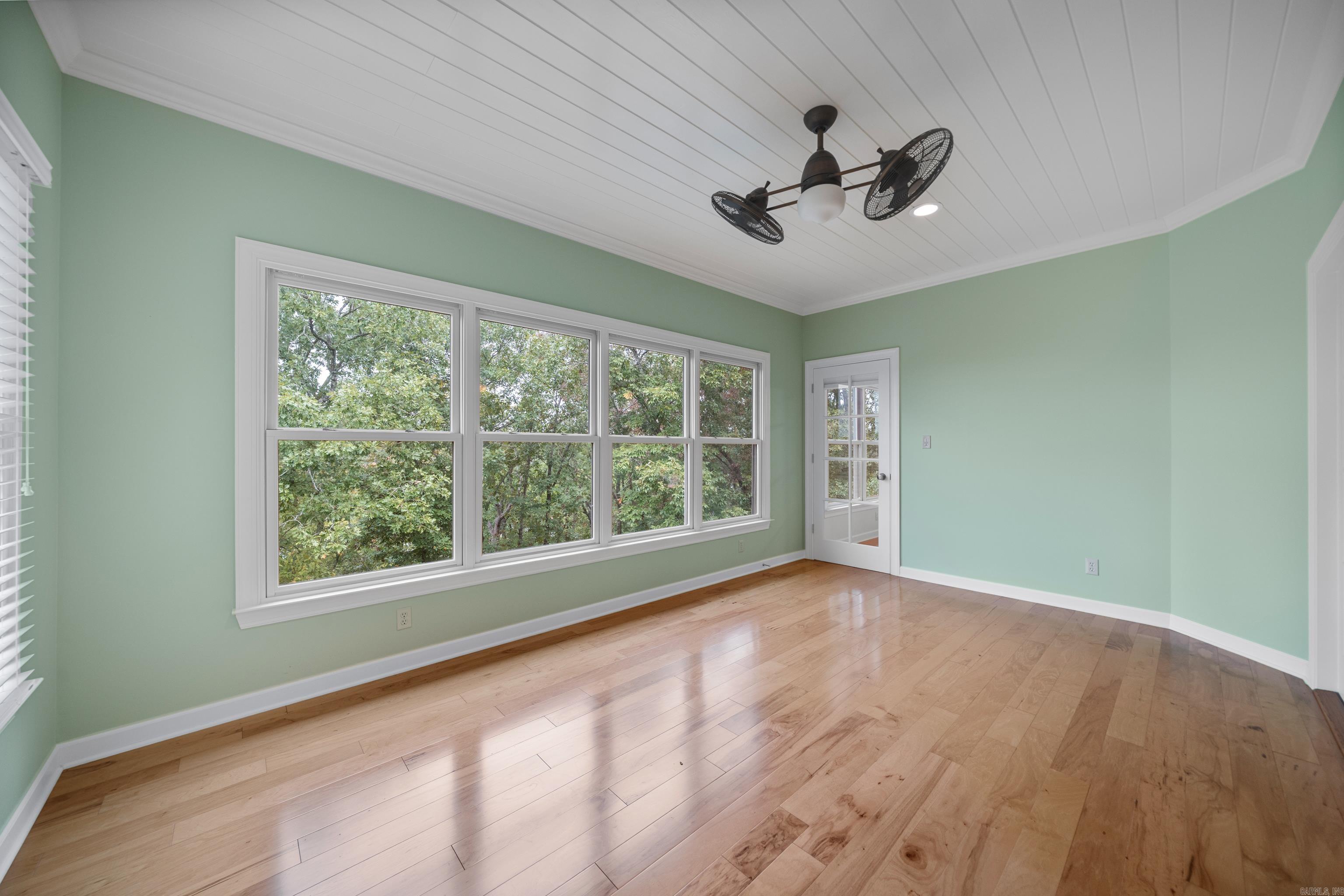 LAKE FOREST SHORES - Residential