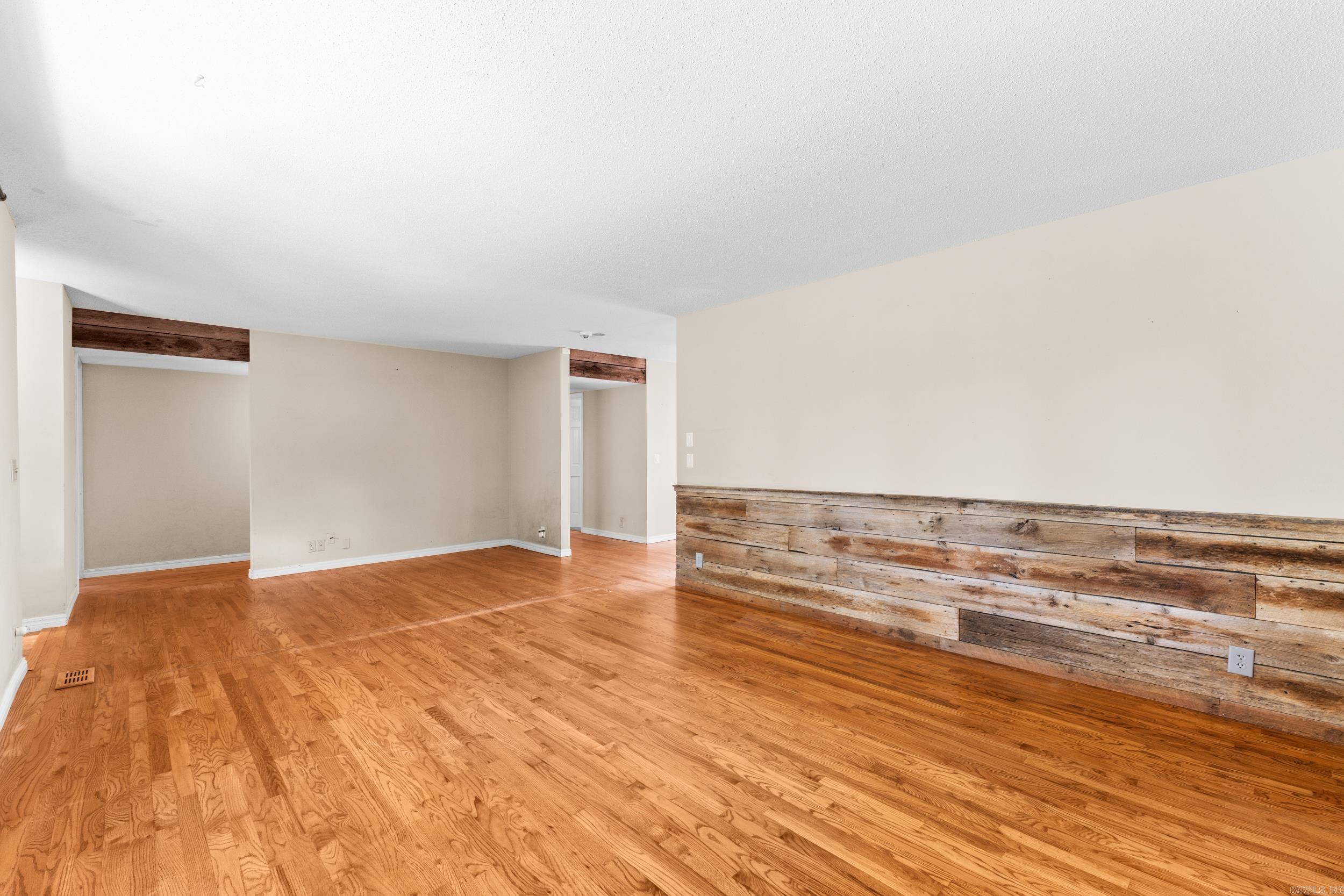 HIGH CHAPERAL - Residential