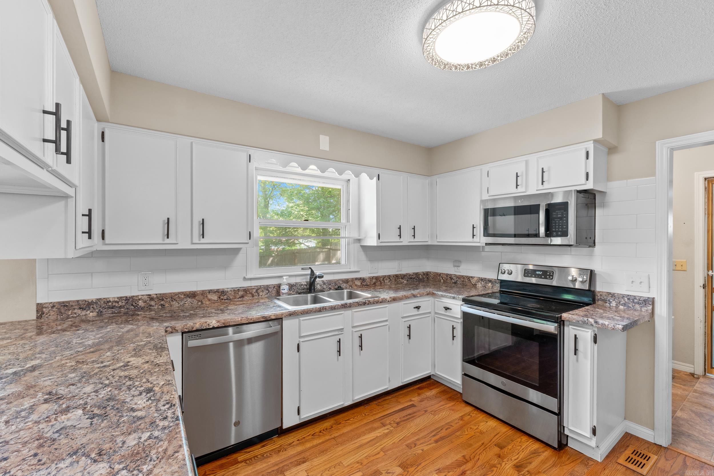 HIGH CHAPERAL - Residential