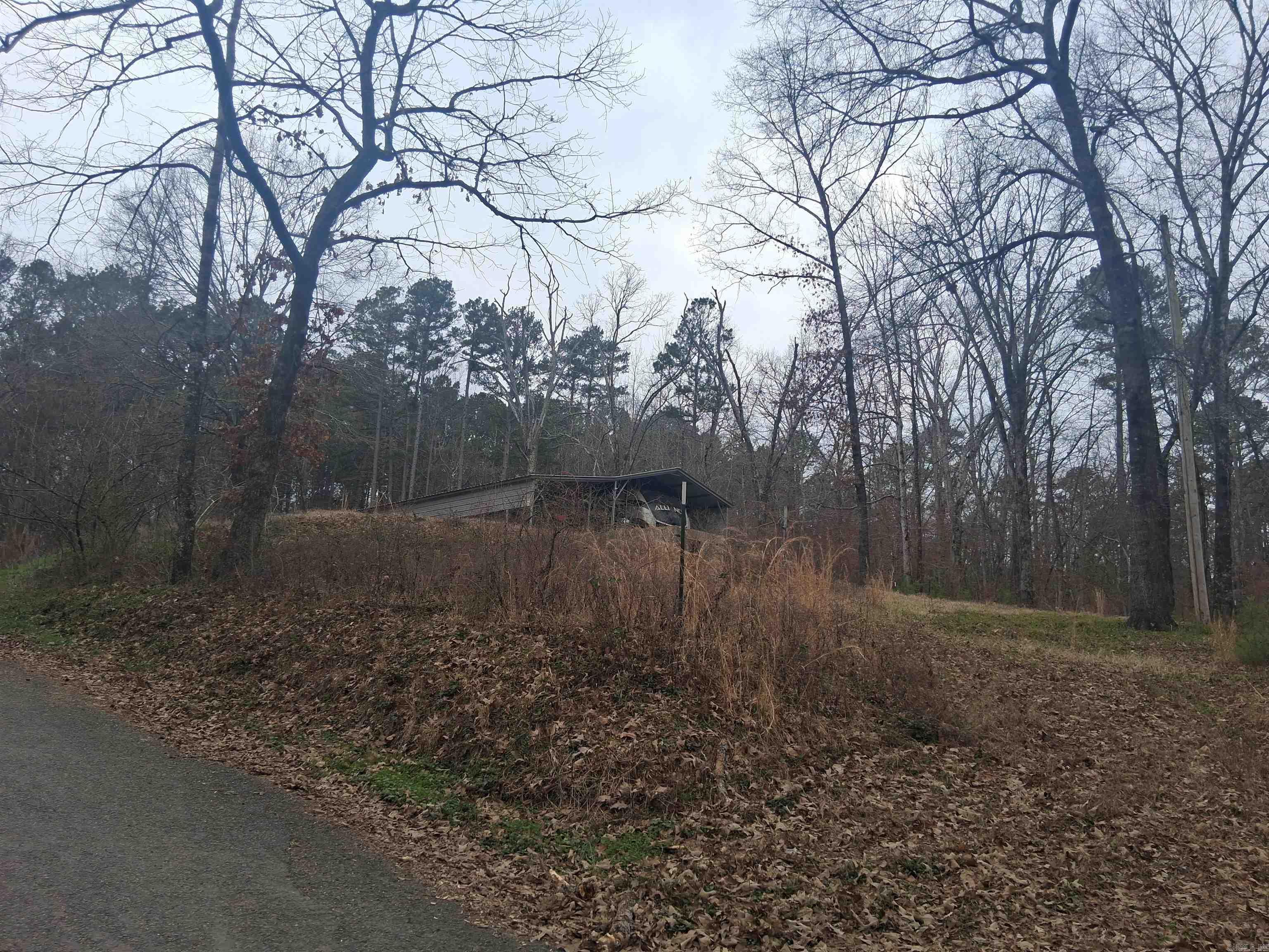 WOODLAND SHORES - Land