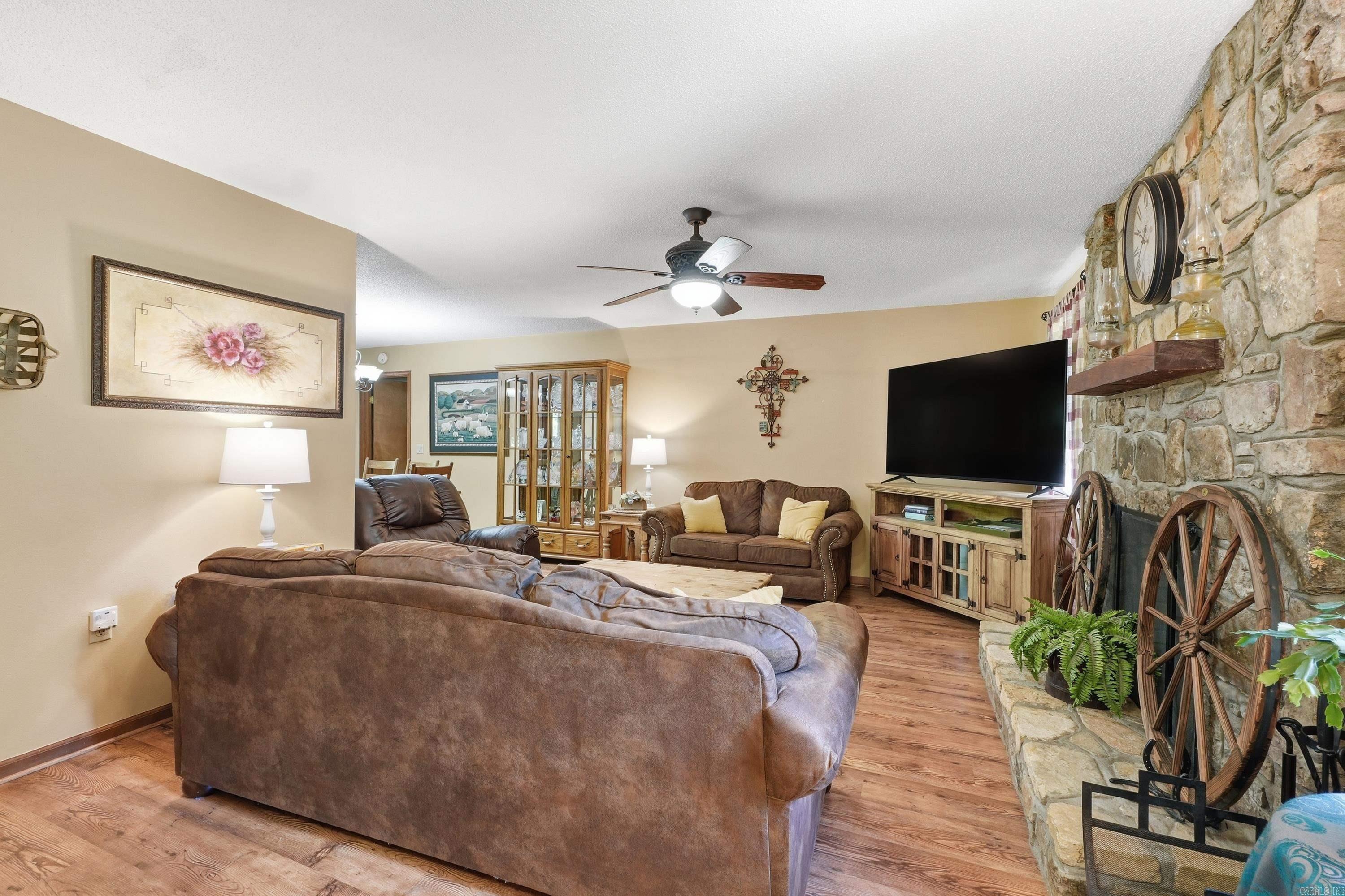 MOUNTAIN RANCH - Residential