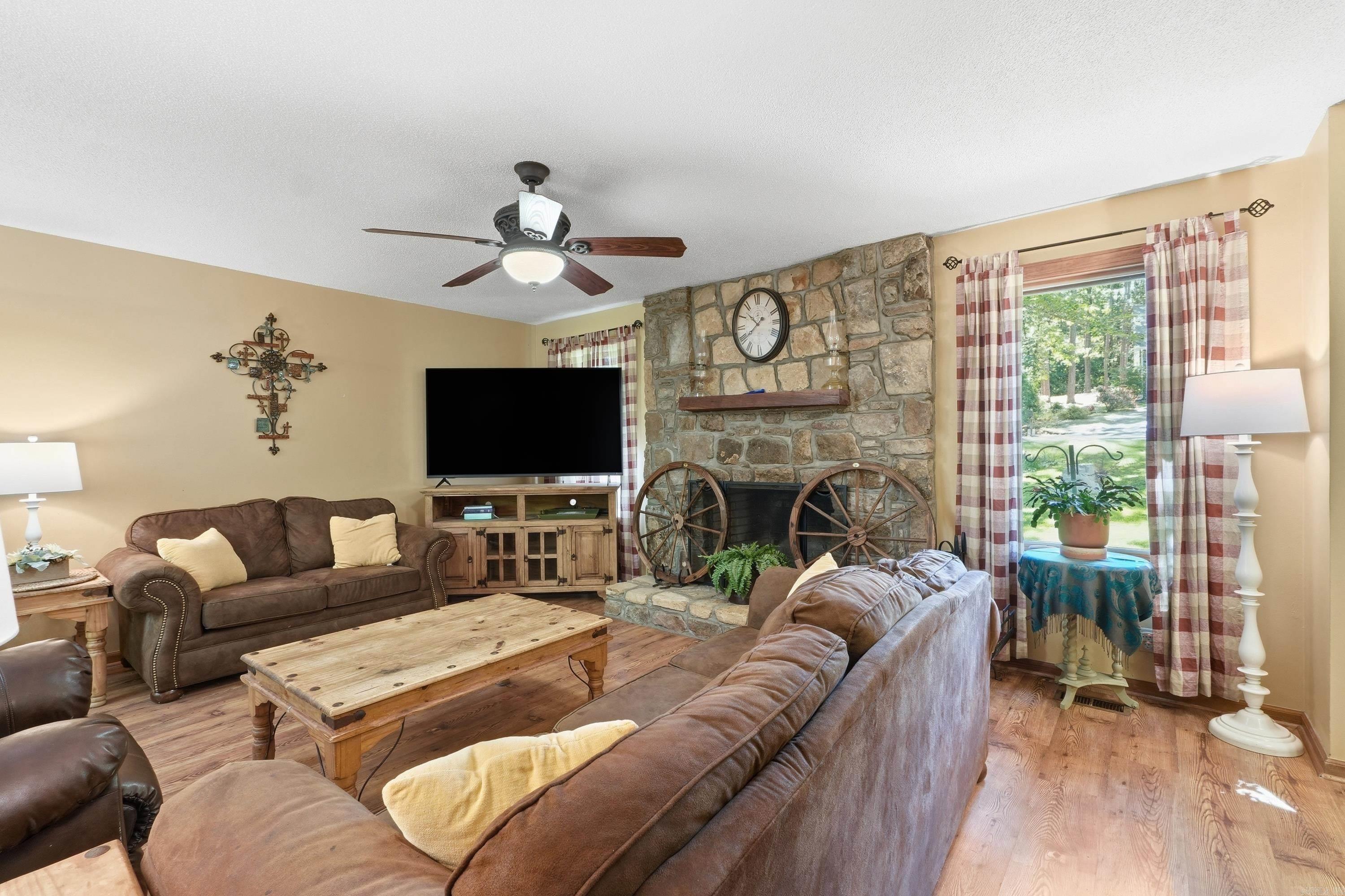 MOUNTAIN RANCH - Residential