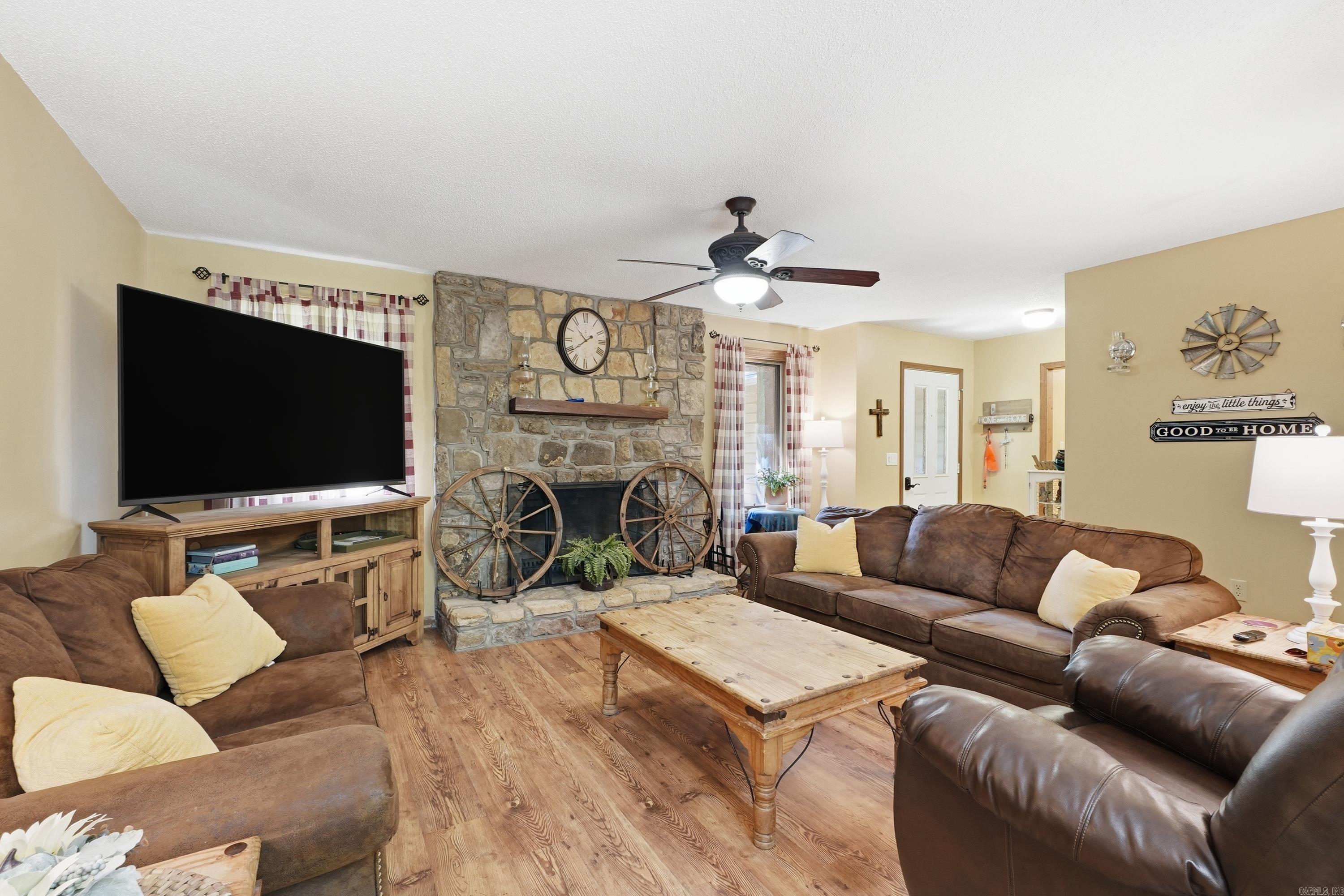 MOUNTAIN RANCH - Residential