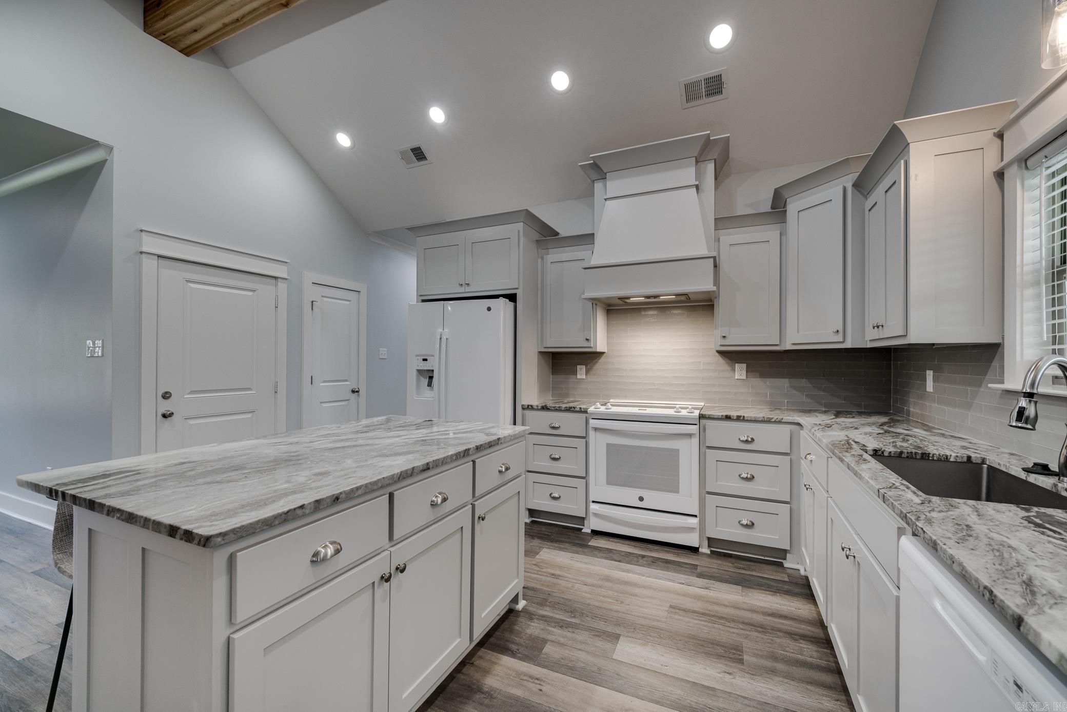 HIDDEN VALLEY ESTATES - Residential