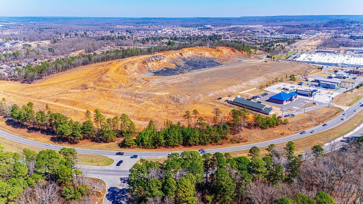 COUNTRY CLUB OF ARK THE - Land