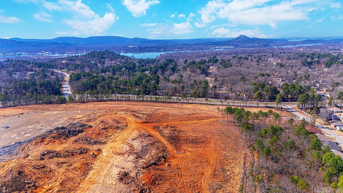 COUNTRY CLUB OF ARK THE - Land