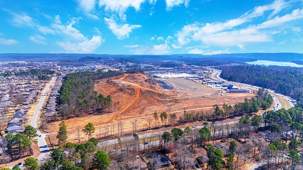 COUNTRY CLUB OF ARK THE - Land