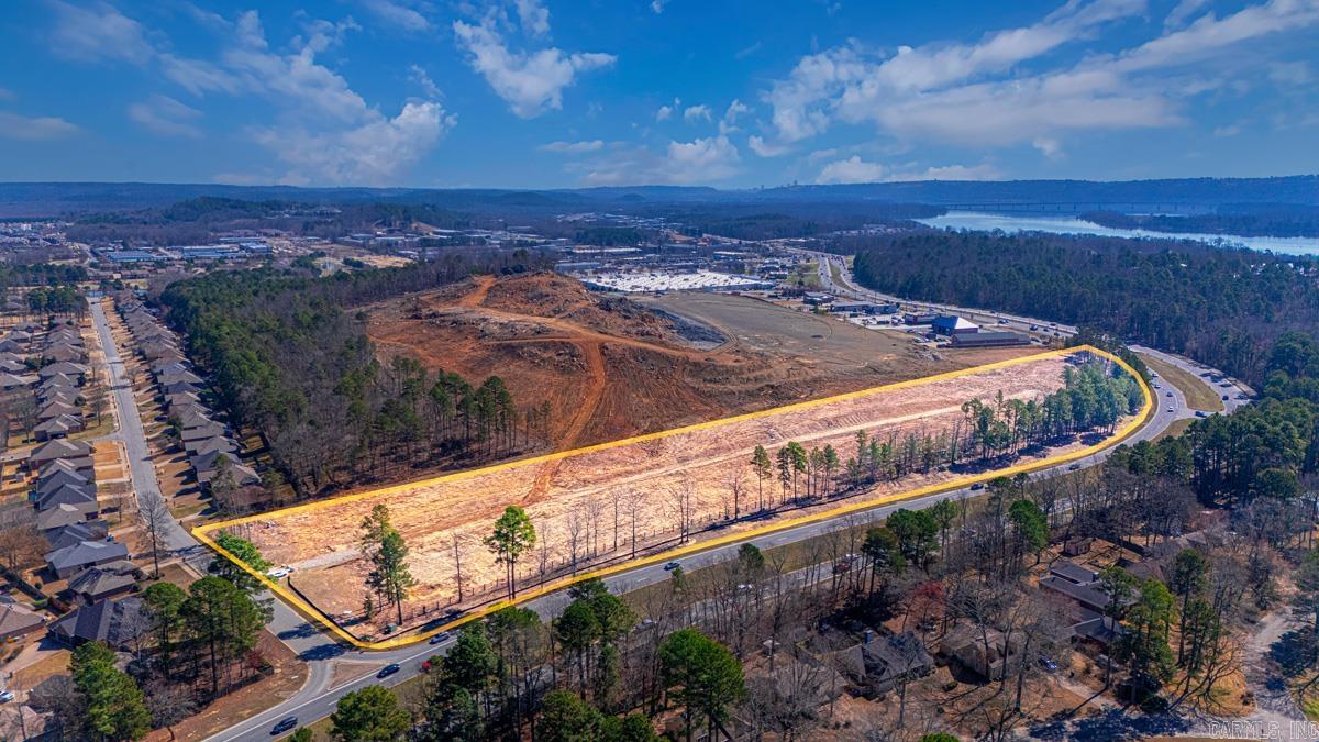 COUNTRY CLUB OF ARK THE - Land