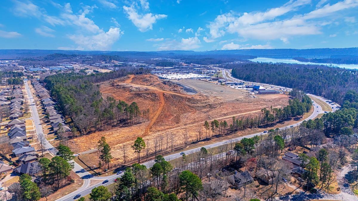 COUNTRY CLUB OF ARK THE - Land