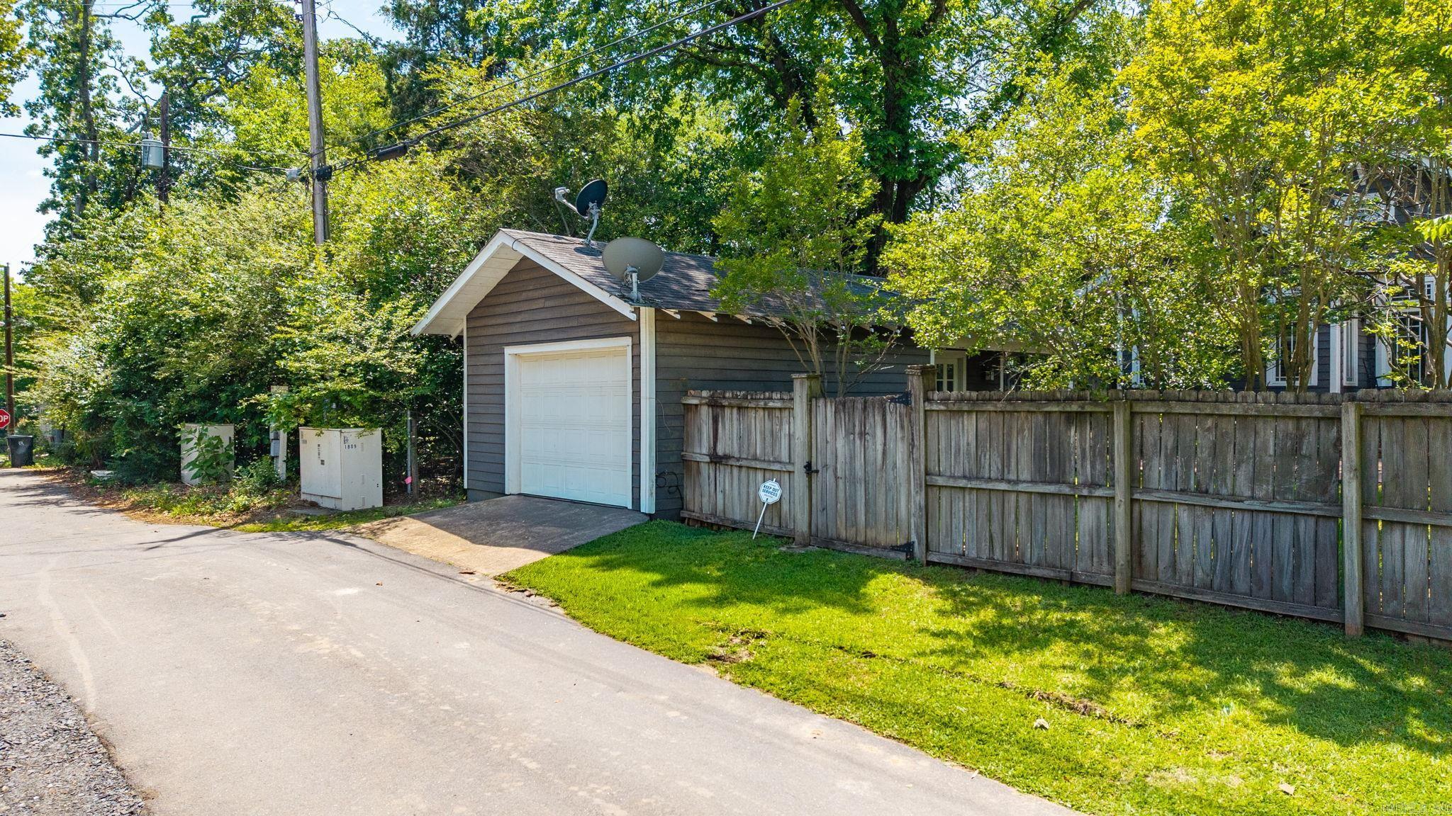 ENGLEWOOD - Residential