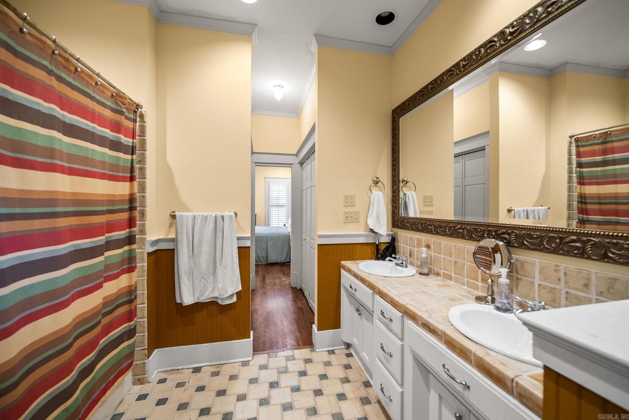 ENGLEWOOD - Residential