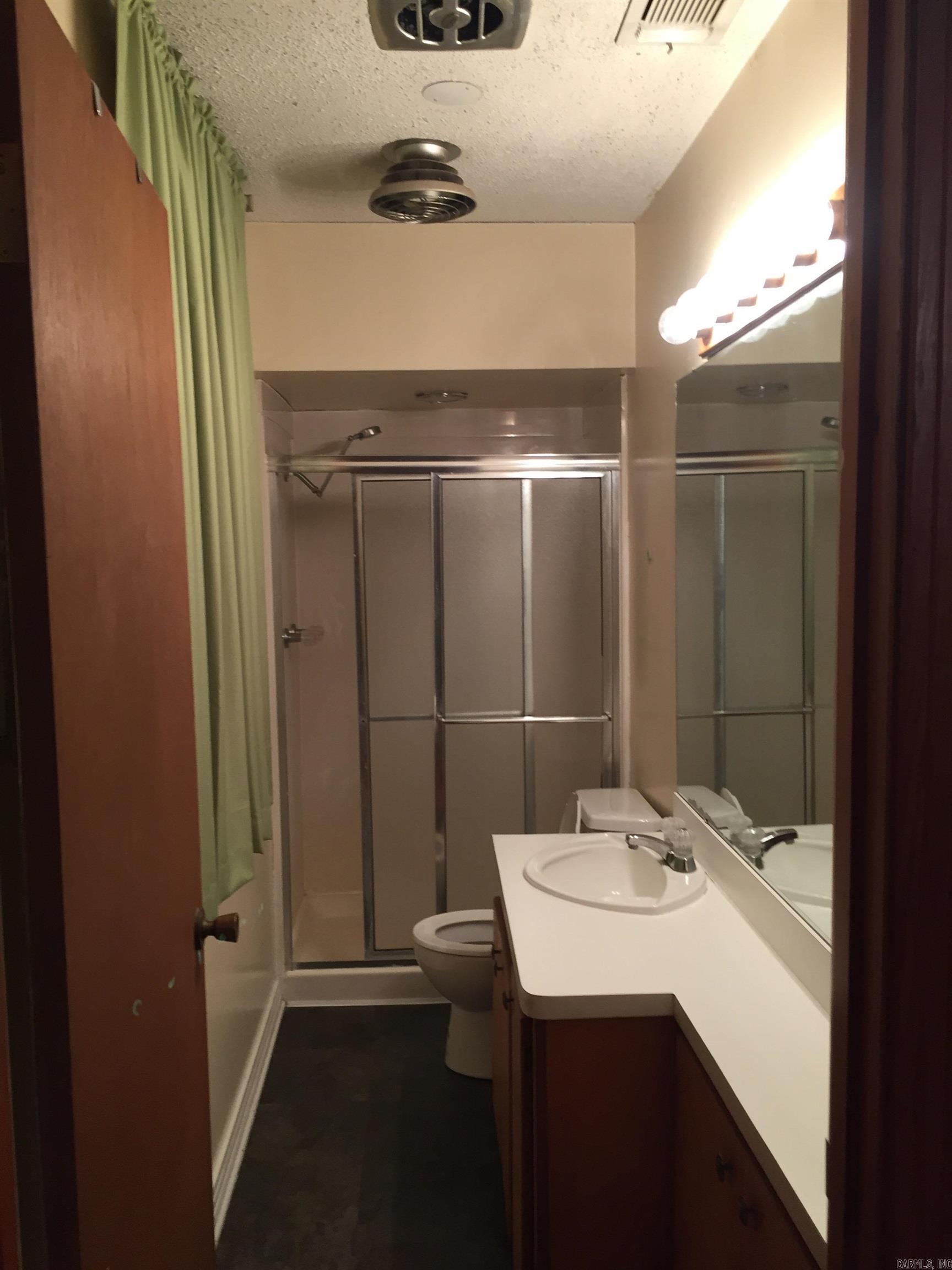 Lake Shore - Residential Lease